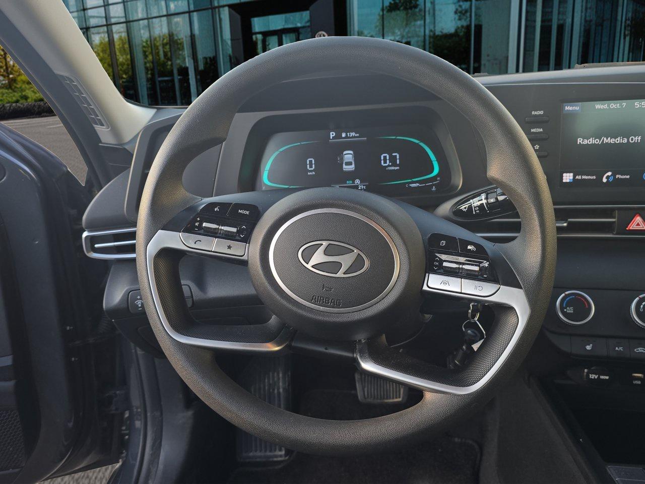 2024 Hyundai Elantra Essential IVT Photo