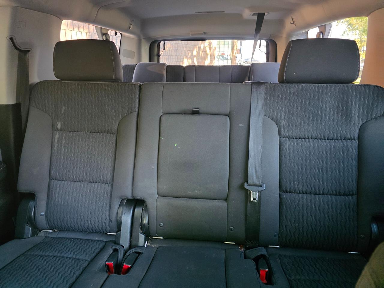 2018 Chevrolet Suburban LS 4WD Photo