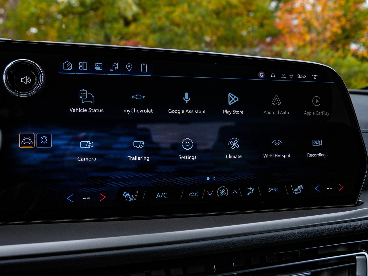 2027 Chevrolet Traverse LT Photo