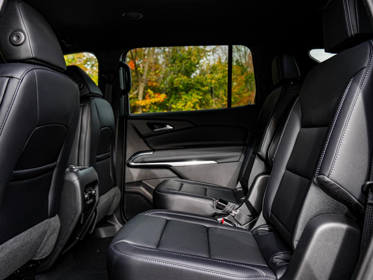 2027 Chevrolet Traverse LT Photo
