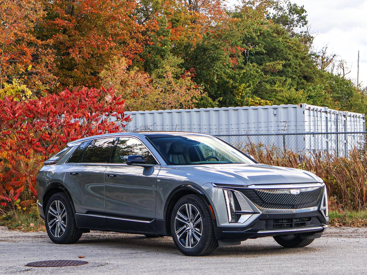 2024 Cadillac LYRIQ Luxury Photo3