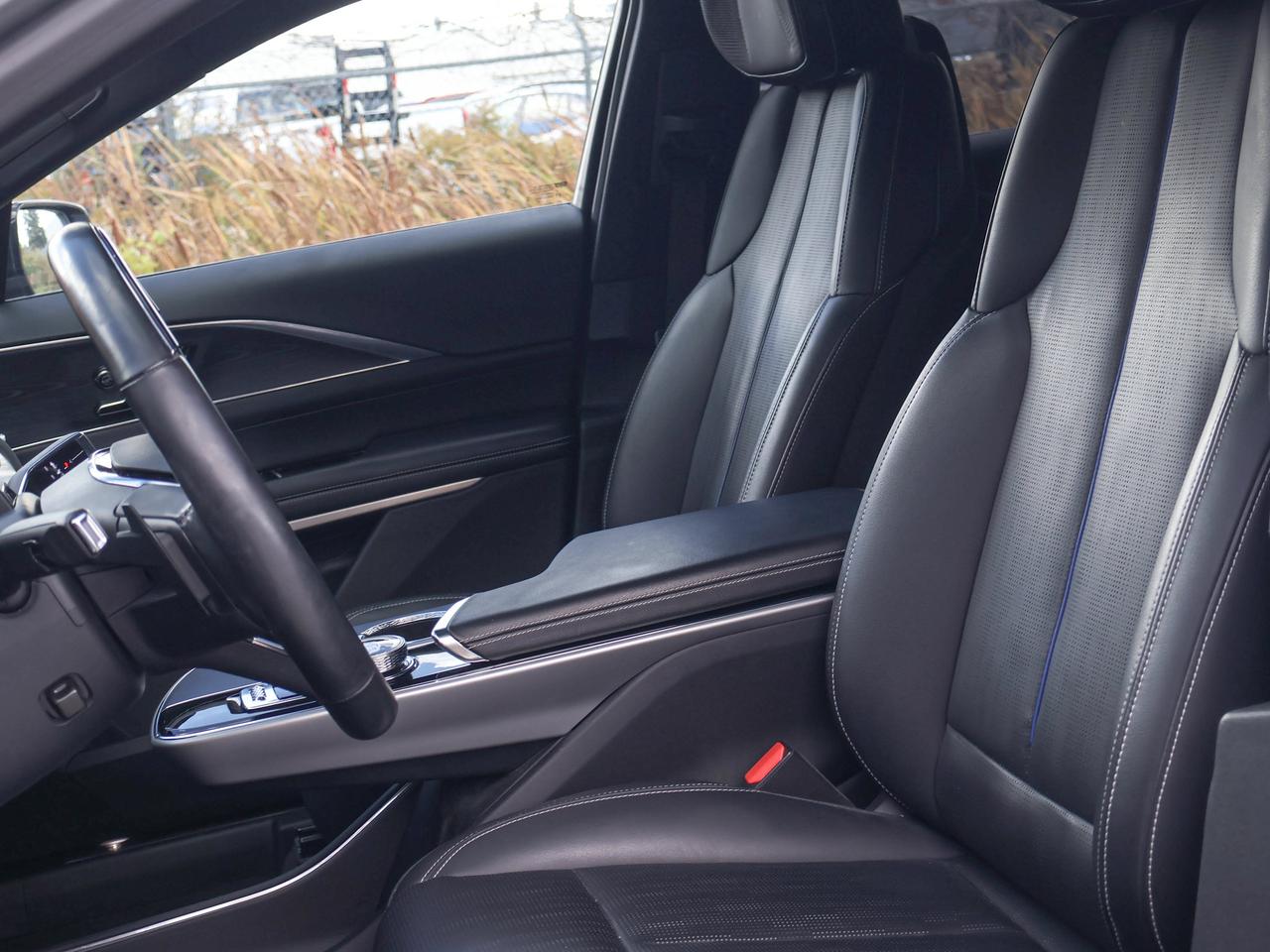 2024 Cadillac LYRIQ Luxury Photo