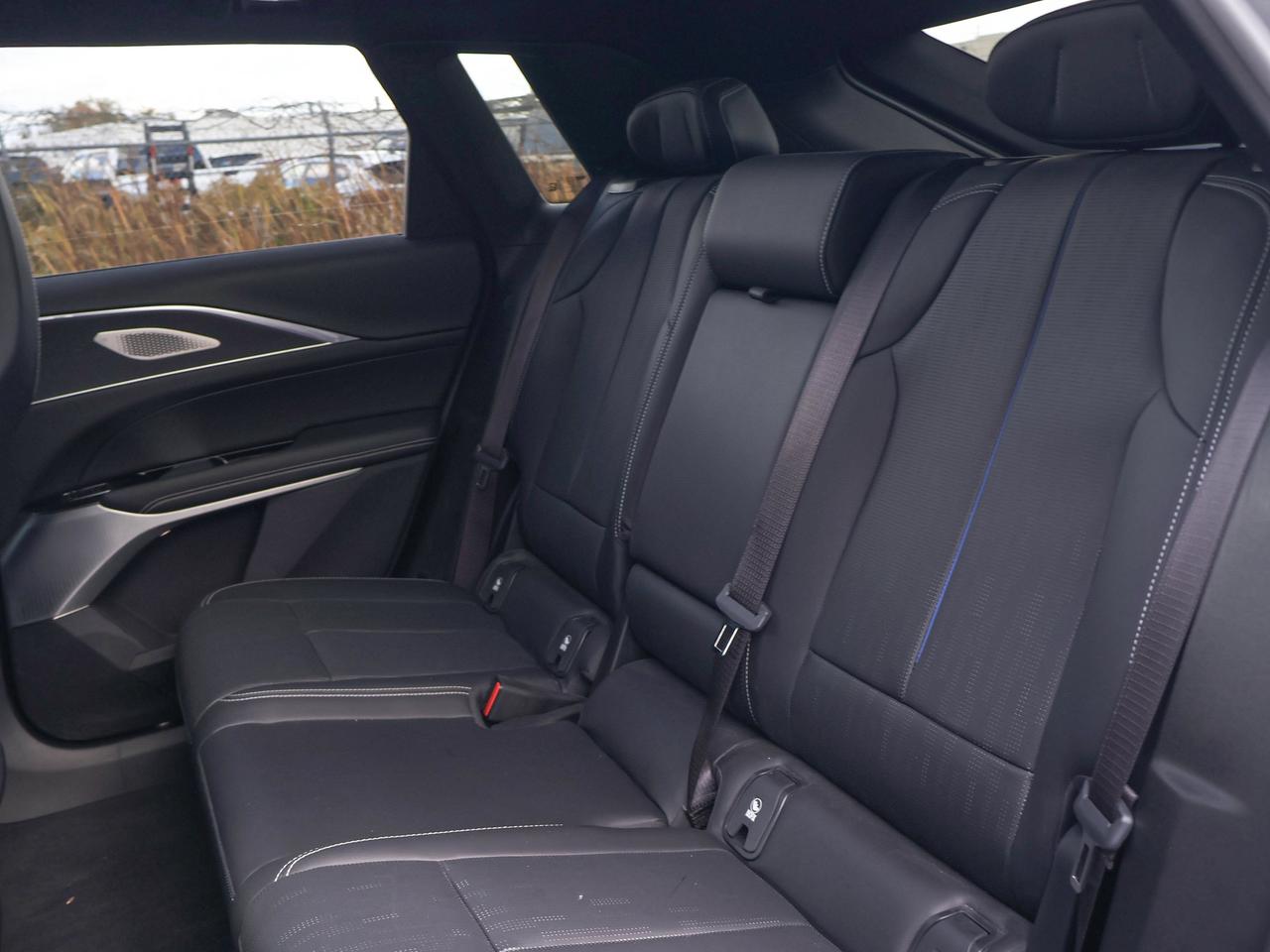 2024 Cadillac LYRIQ Luxury Photo
