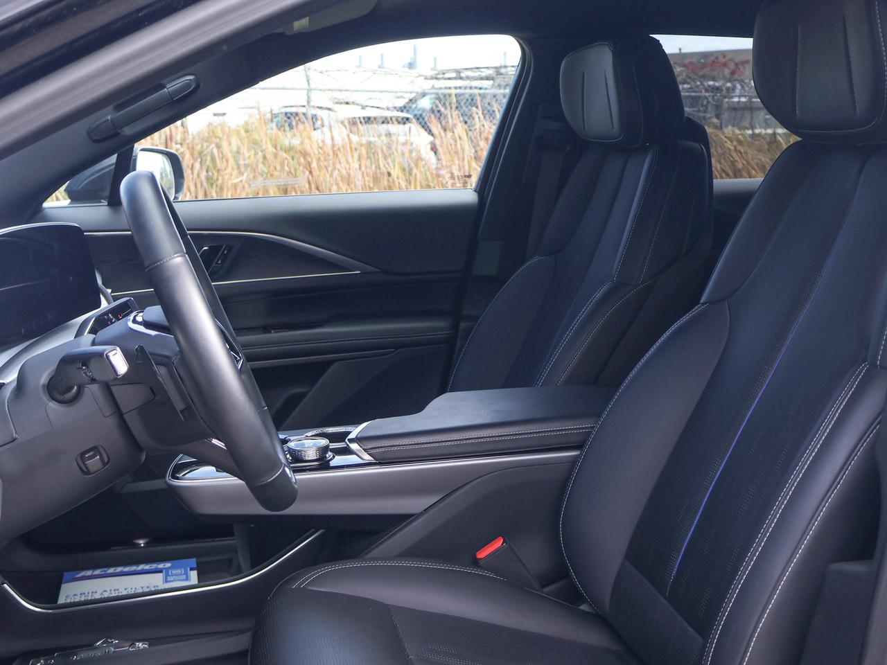 2024 Cadillac LYRIQ Luxury Photo