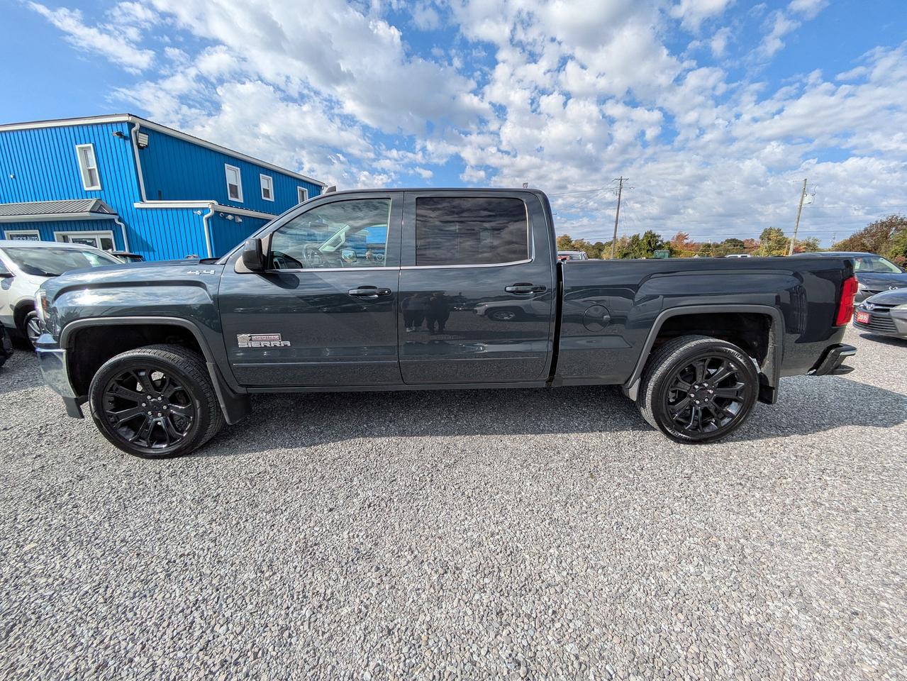 2017 GMC Sierra 1500 4WD CREW CAB 153.0" SLE Photo1
