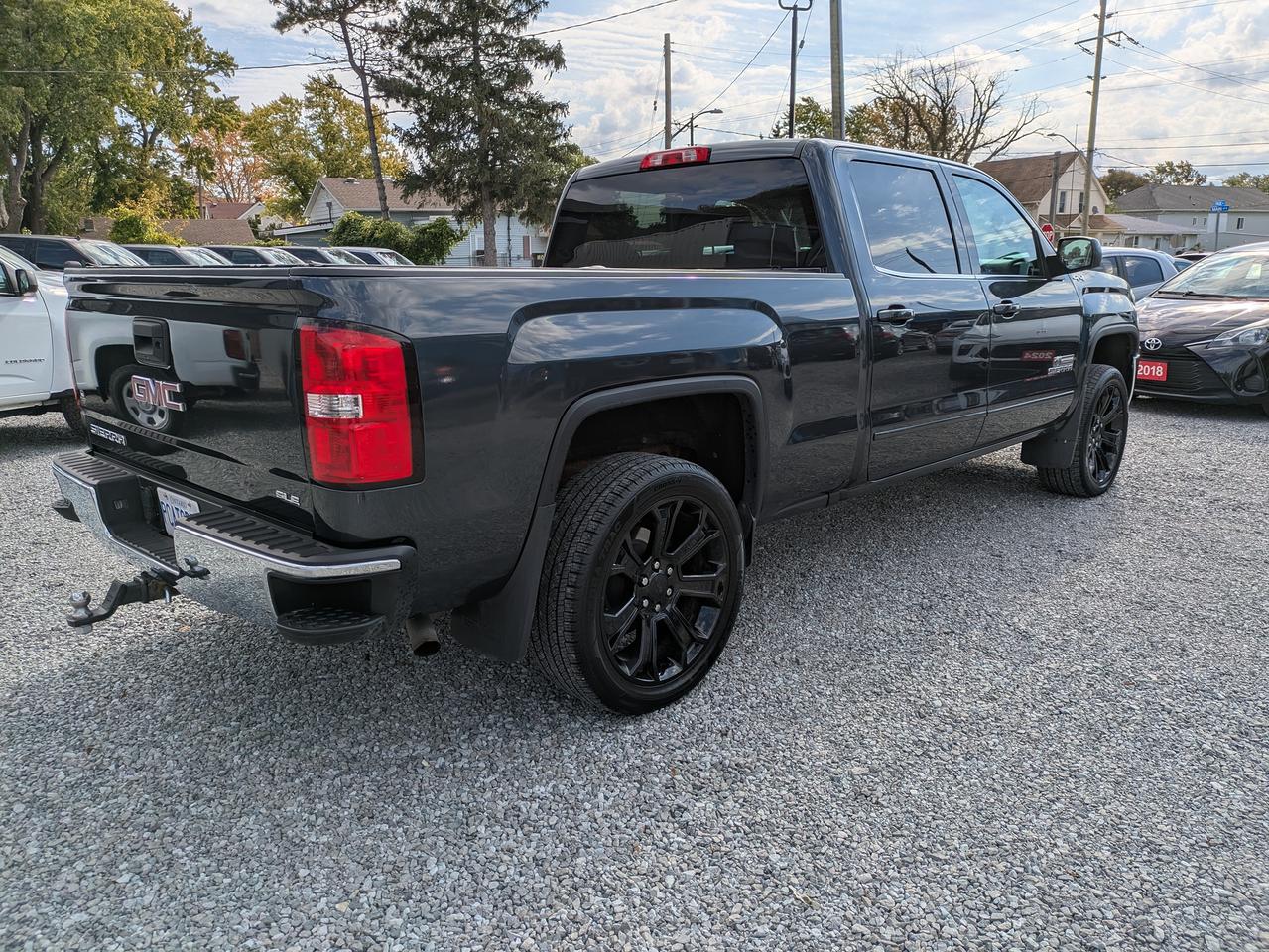 2017 GMC Sierra 1500 4WD CREW CAB 153.0" SLE Photo4