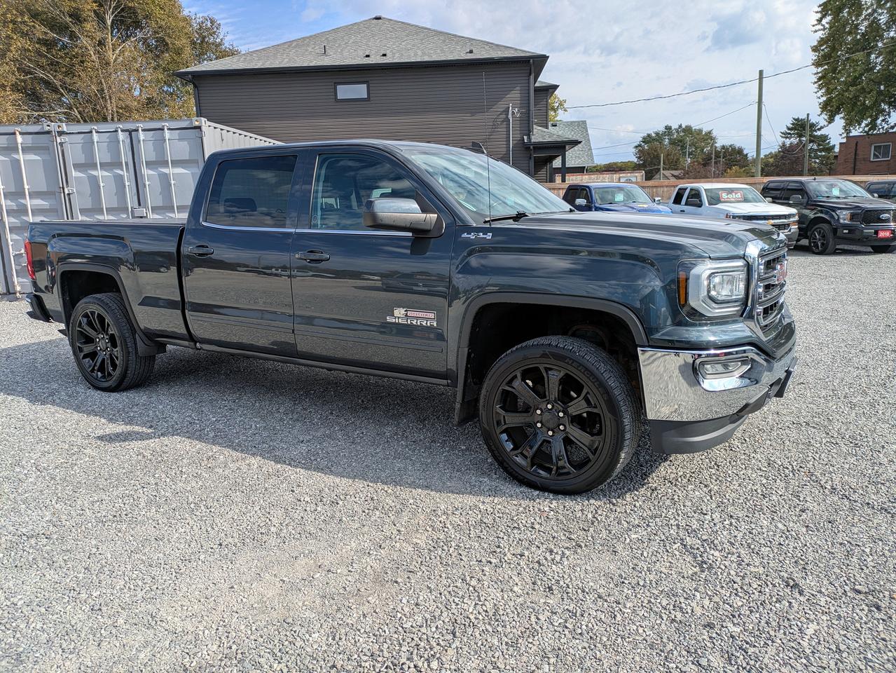 2017 GMC Sierra 1500 4WD CREW CAB 153.0" SLE Photo
