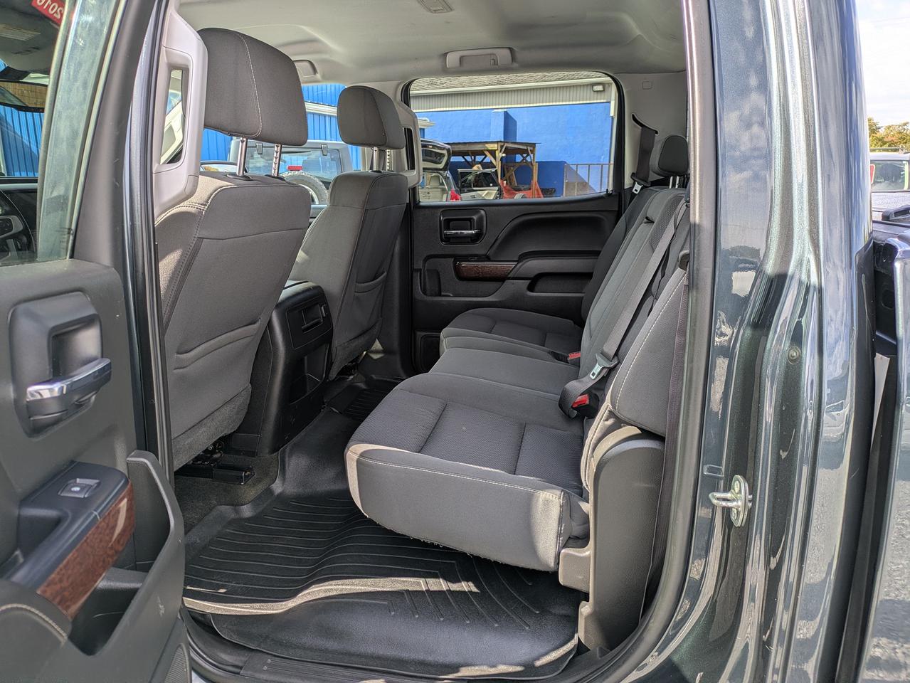 2017 GMC Sierra 1500 4WD CREW CAB 153.0" SLE Photo