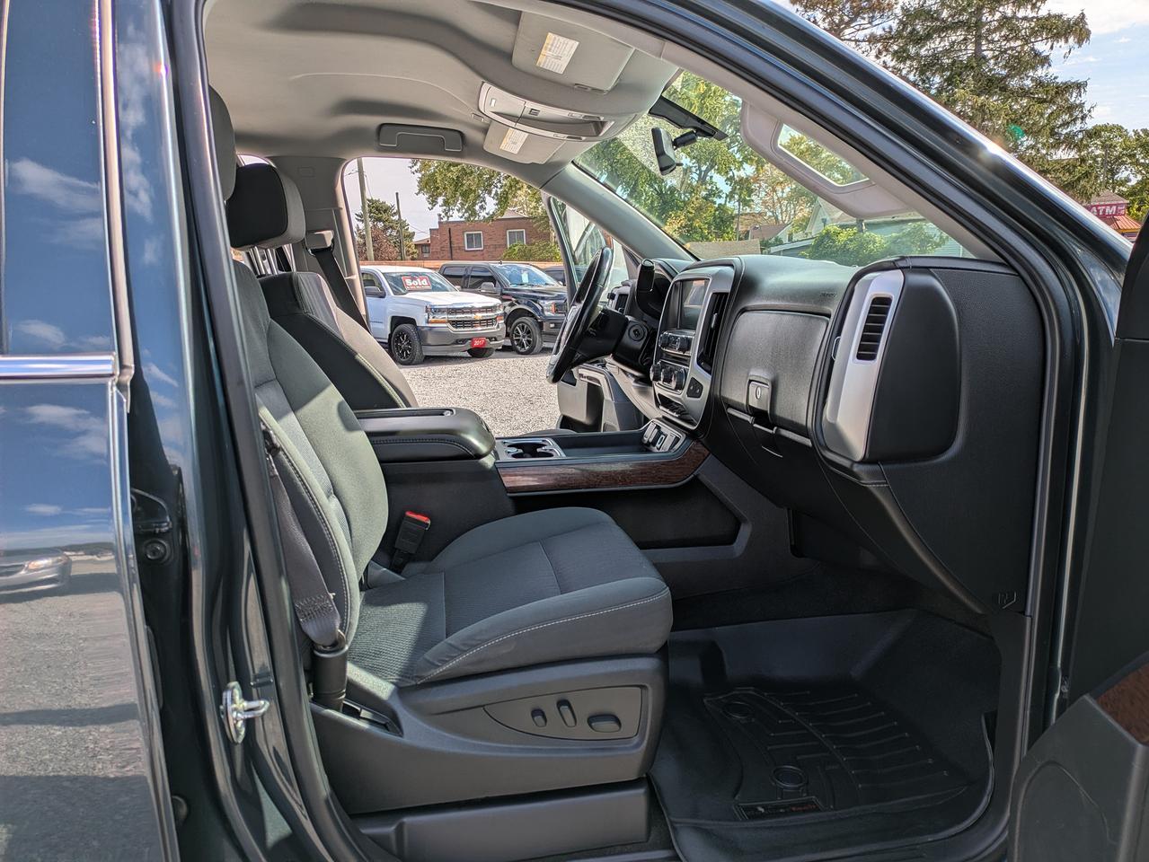 2017 GMC Sierra 1500 4WD CREW CAB 153.0" SLE Photo