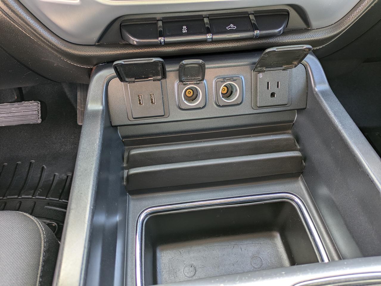 2017 GMC Sierra 1500 4WD CREW CAB 153.0" SLE Photo