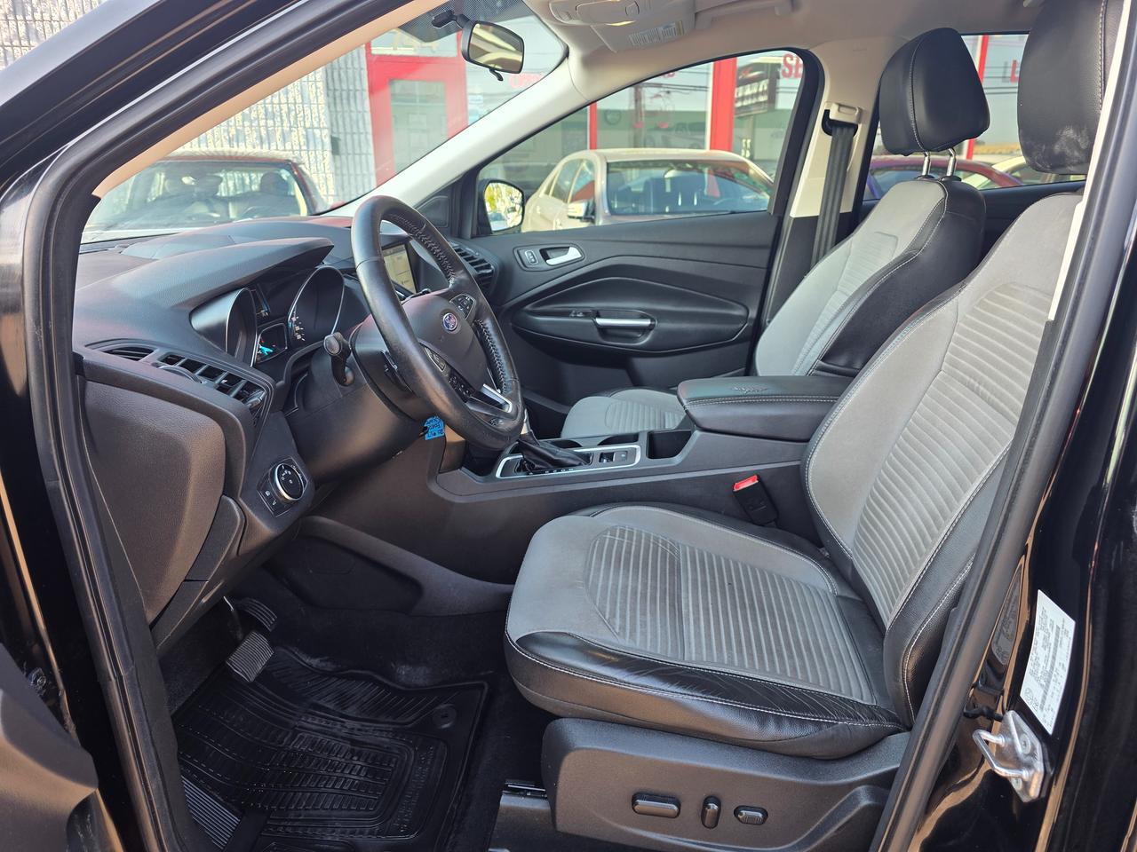 2017 Ford Escape SE Photo