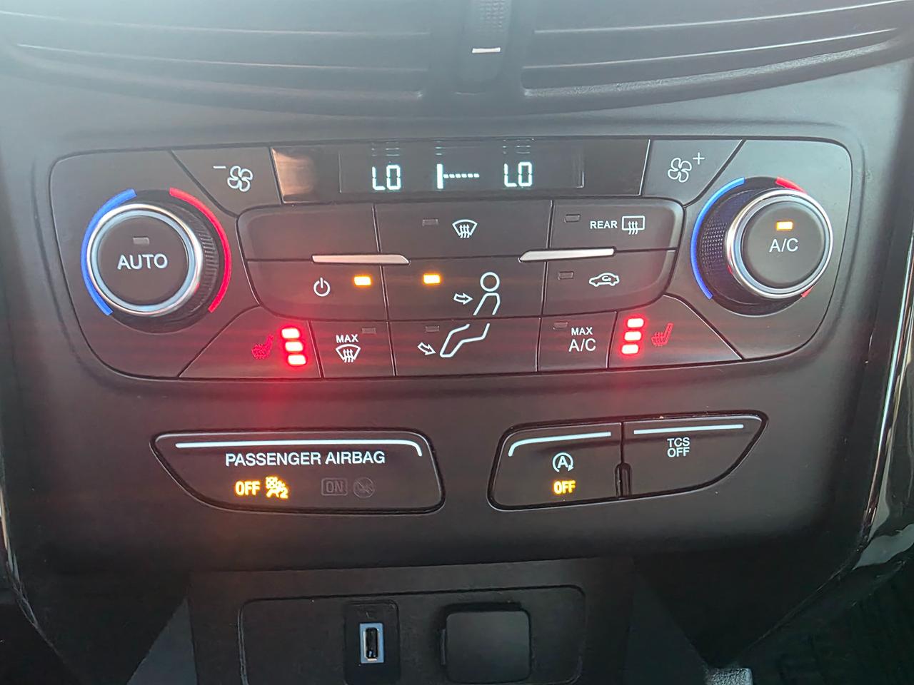 2017 Ford Escape SE Photo