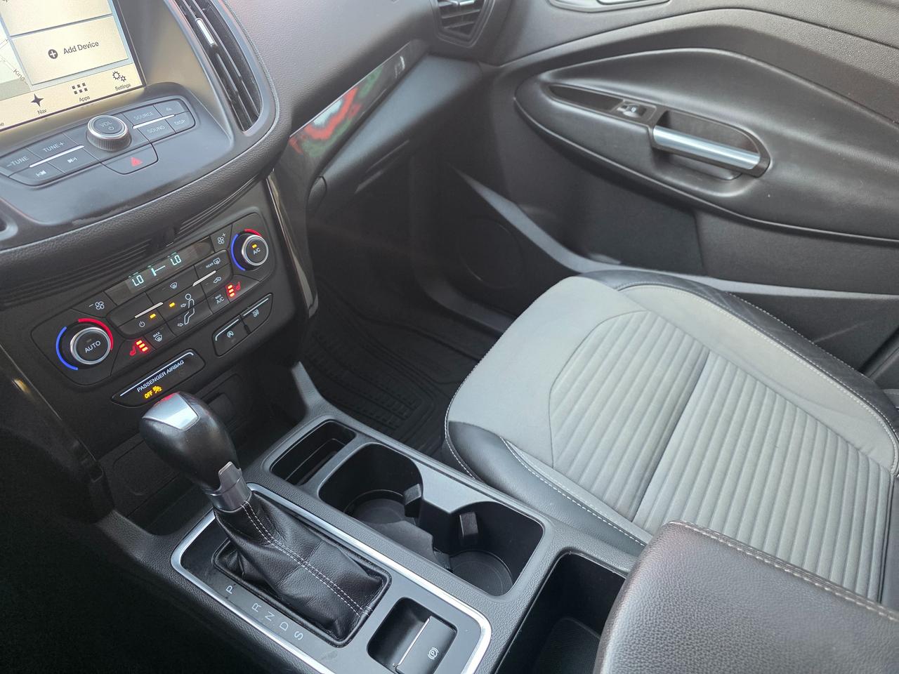 2017 Ford Escape SE Photo