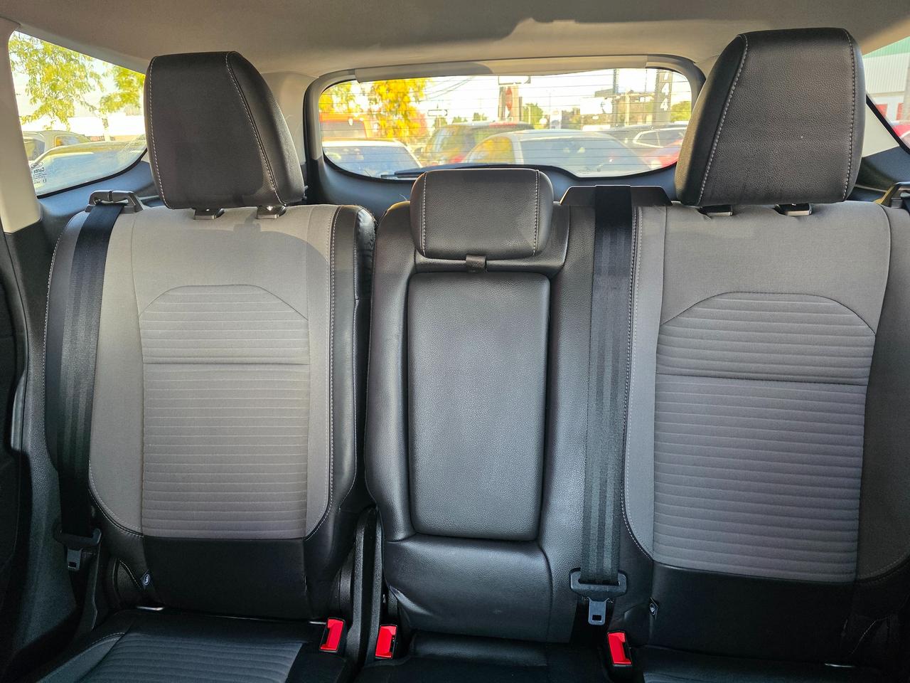 2017 Ford Escape SE Photo