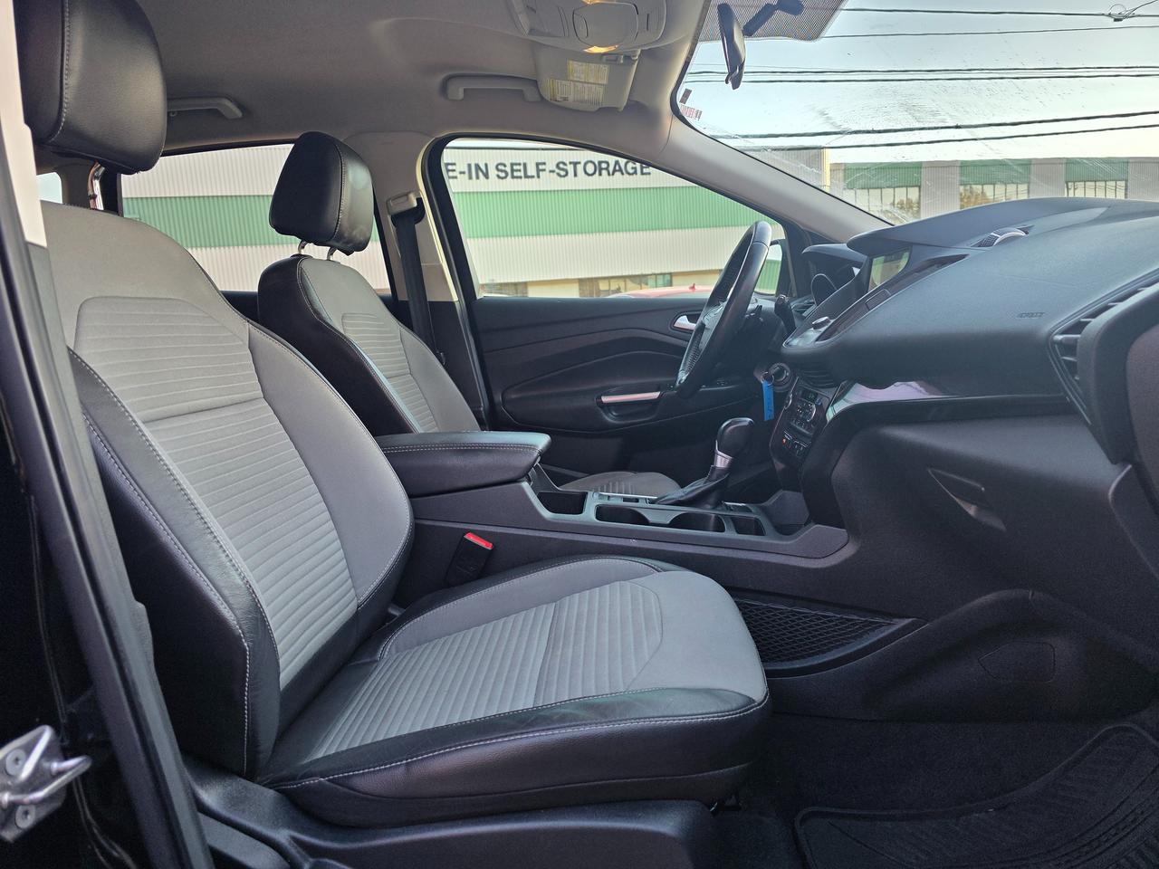 2017 Ford Escape SE Photo