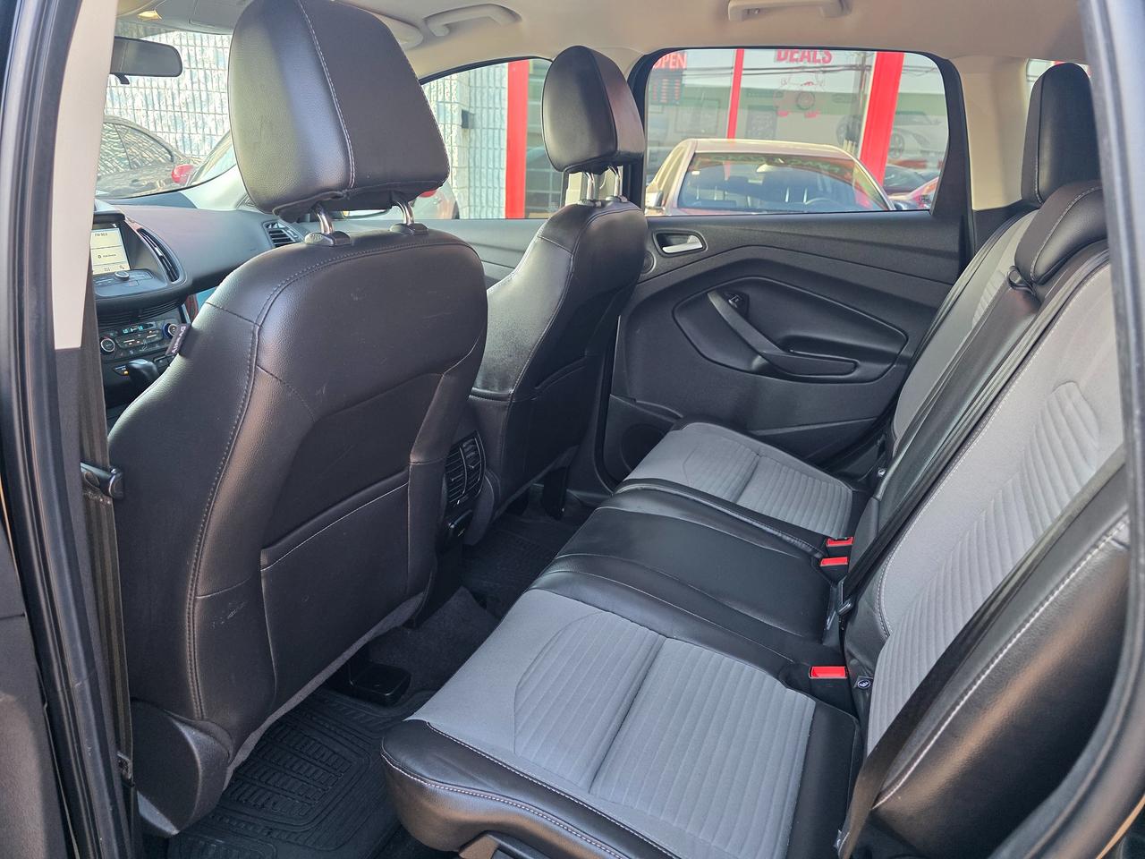 2017 Ford Escape SE Photo
