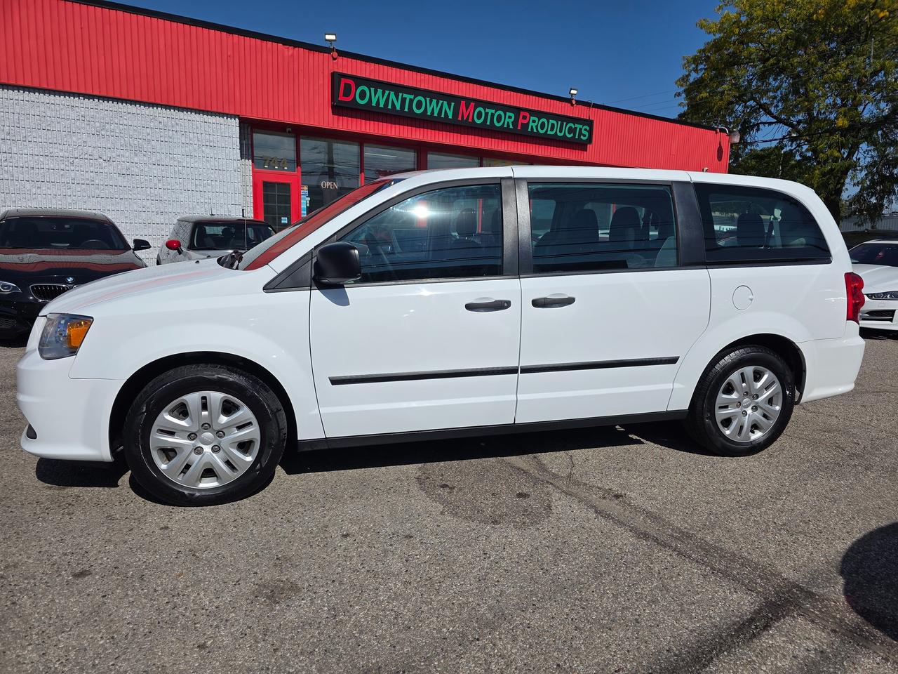 2017 Dodge Grand Caravan CANADA VALUE PACKAGE Photo2