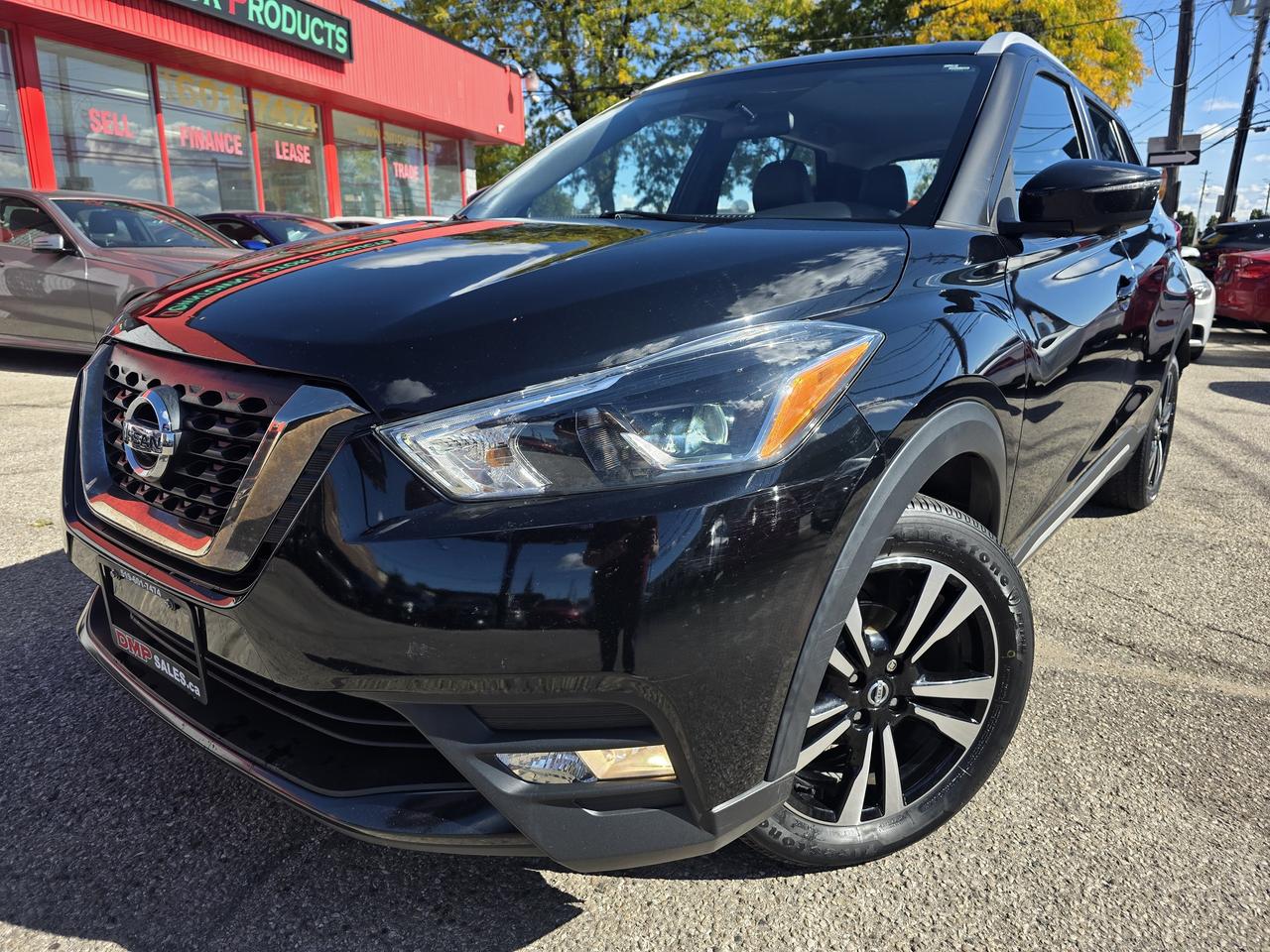 2019 Nissan Kicks SR Photo1