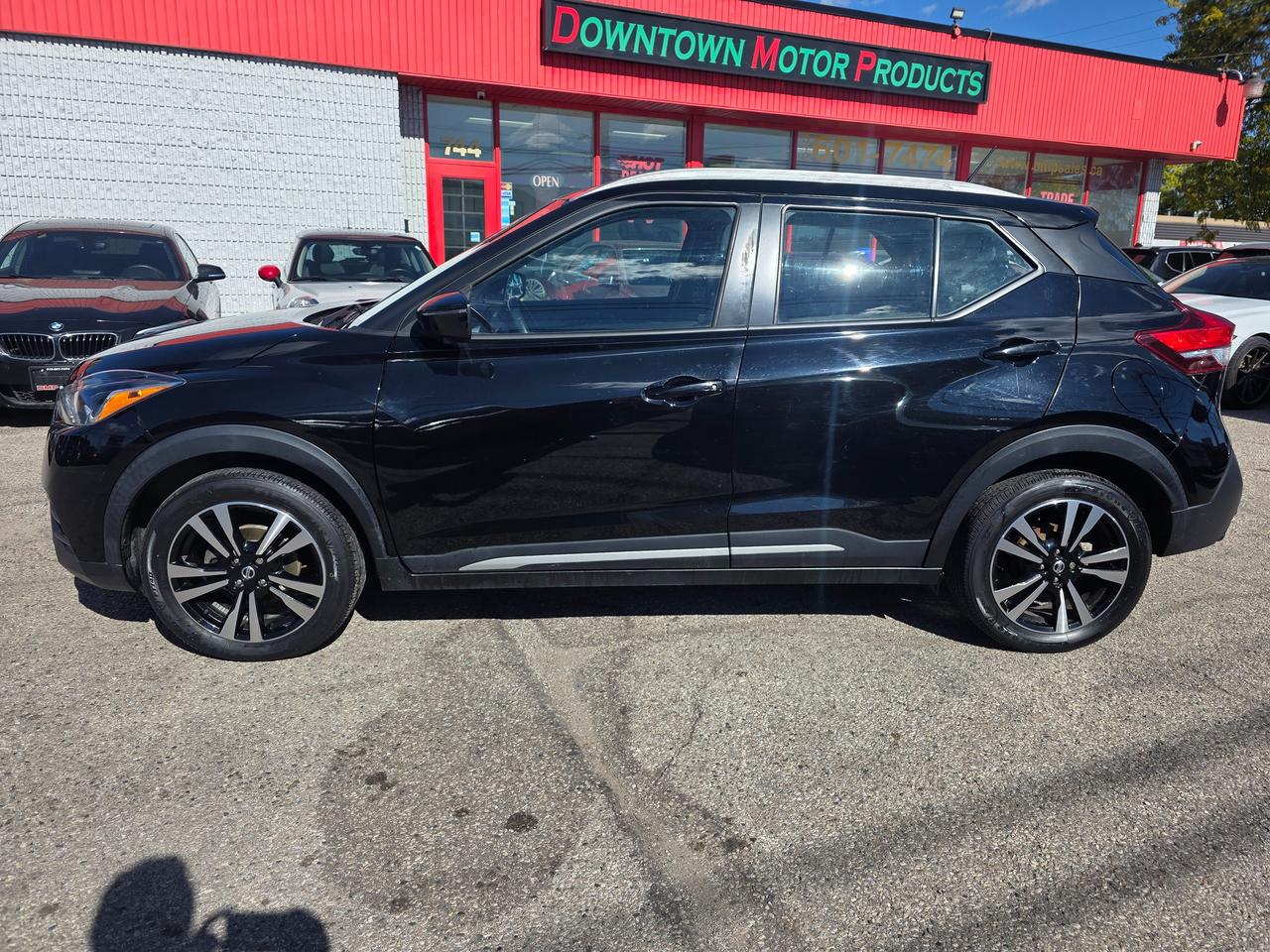 2019 Nissan Kicks SR Photo2