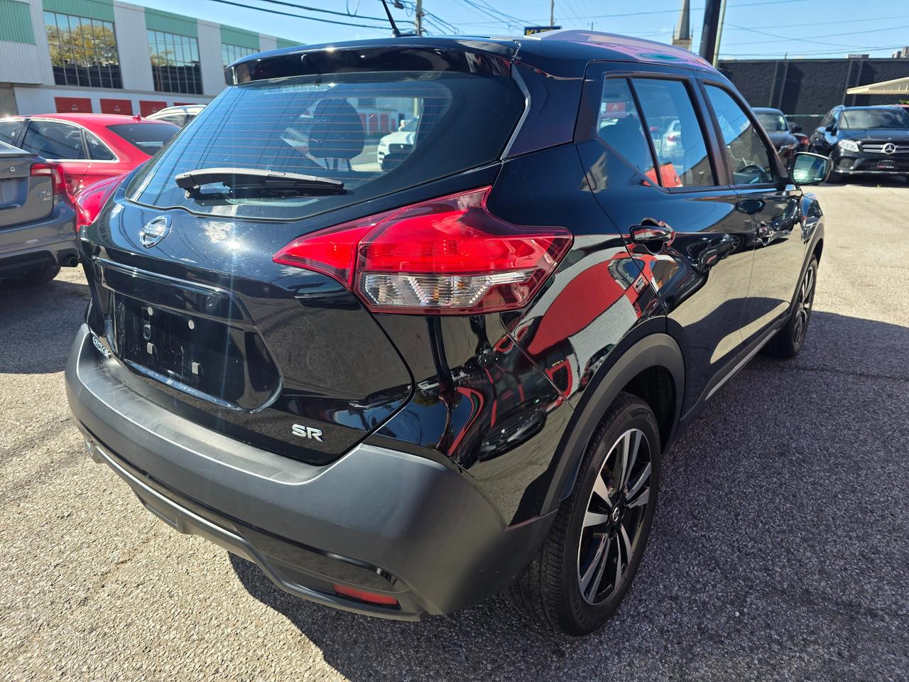 2019 Nissan Kicks SR Photo