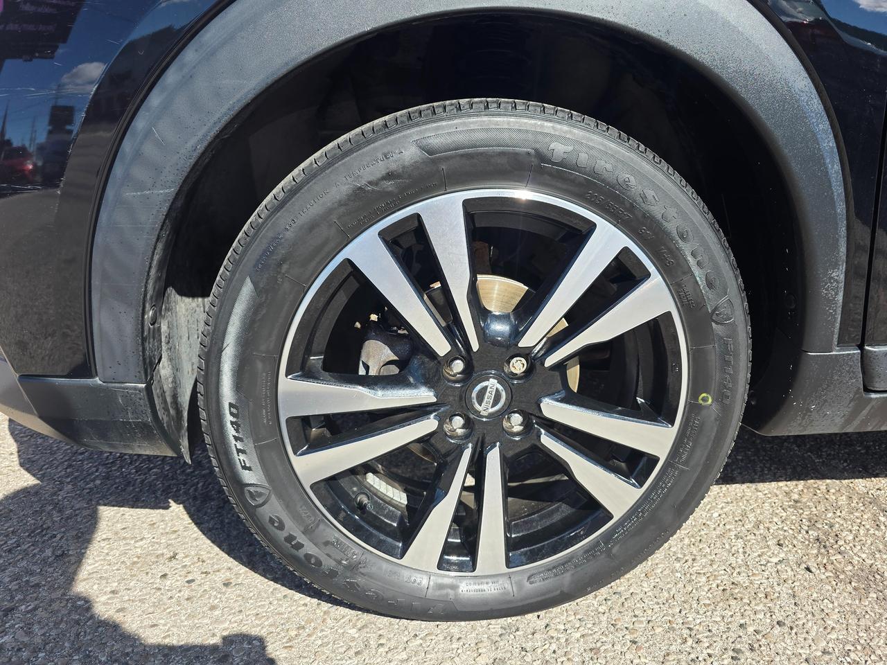 2019 Nissan Kicks SR Photo