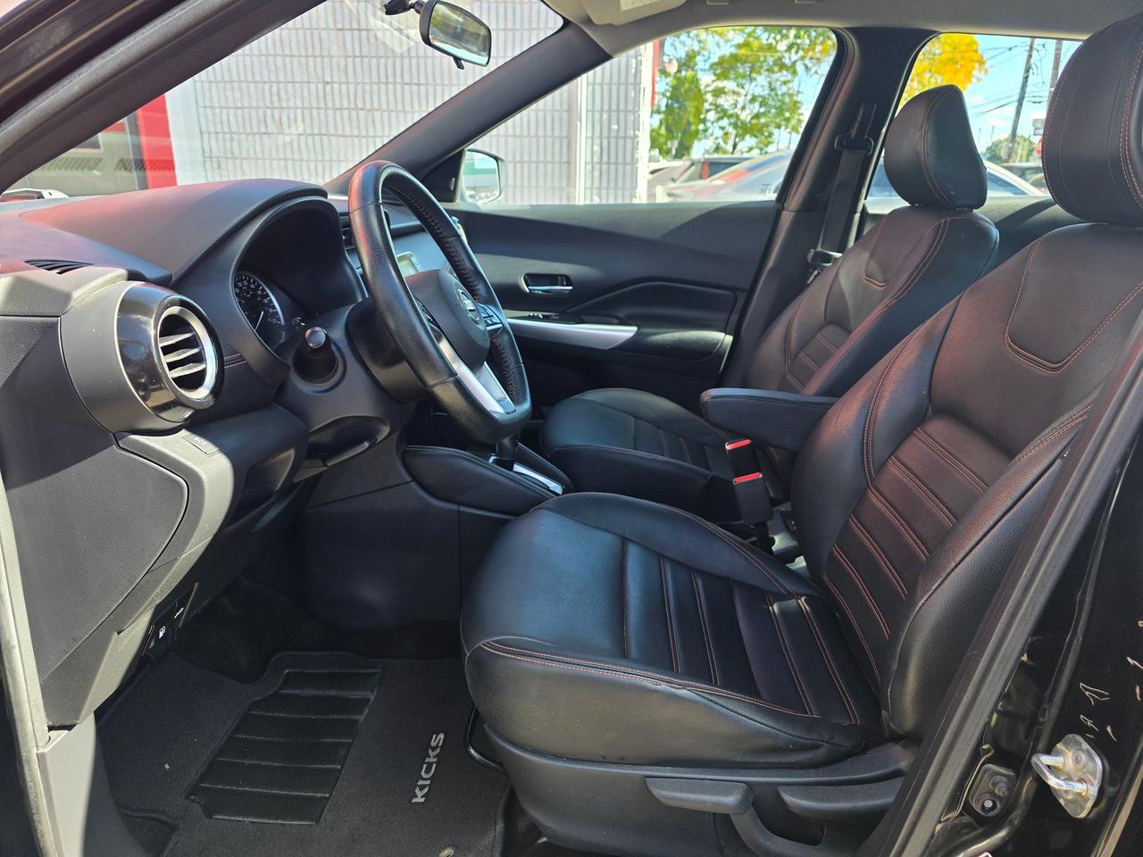 2019 Nissan Kicks SR Photo