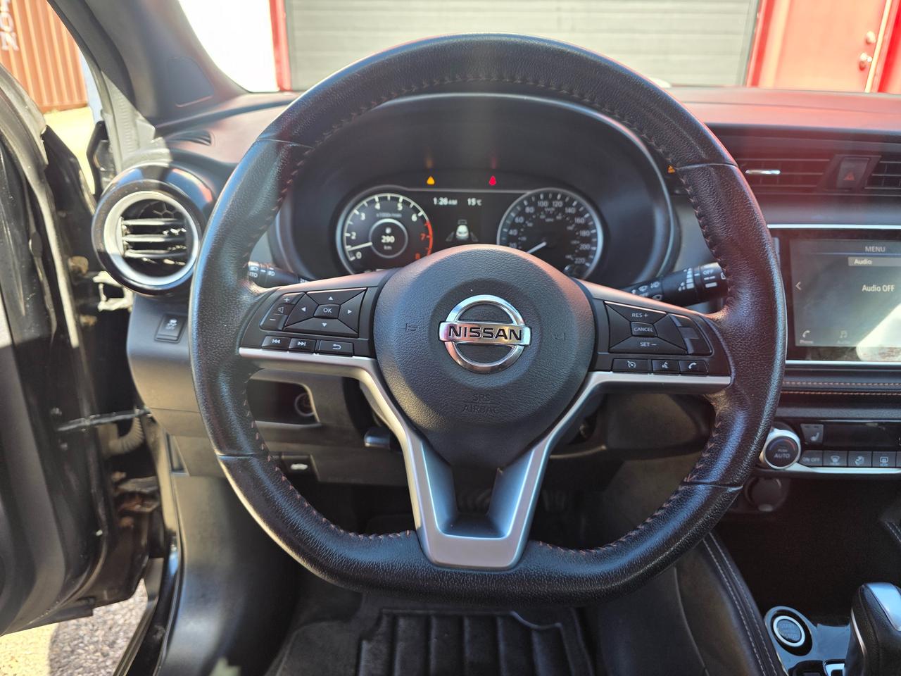 2019 Nissan Kicks SR Photo