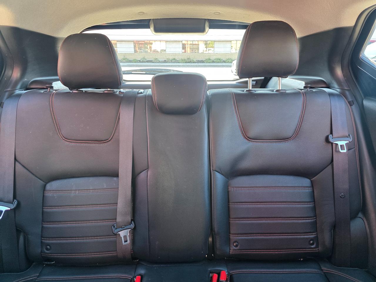 2019 Nissan Kicks SR Photo