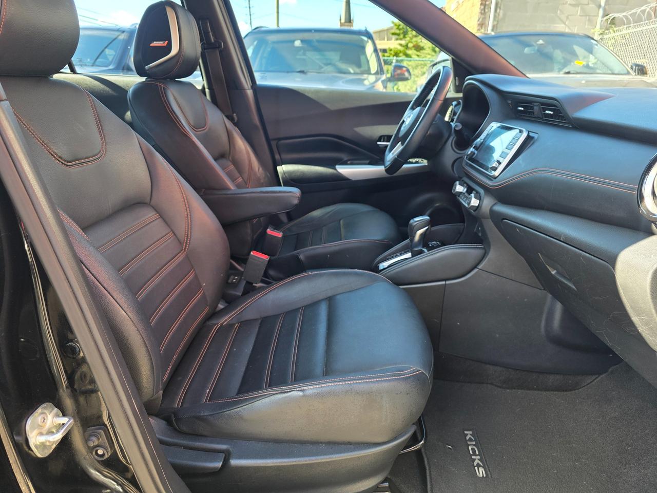 2019 Nissan Kicks SR Photo