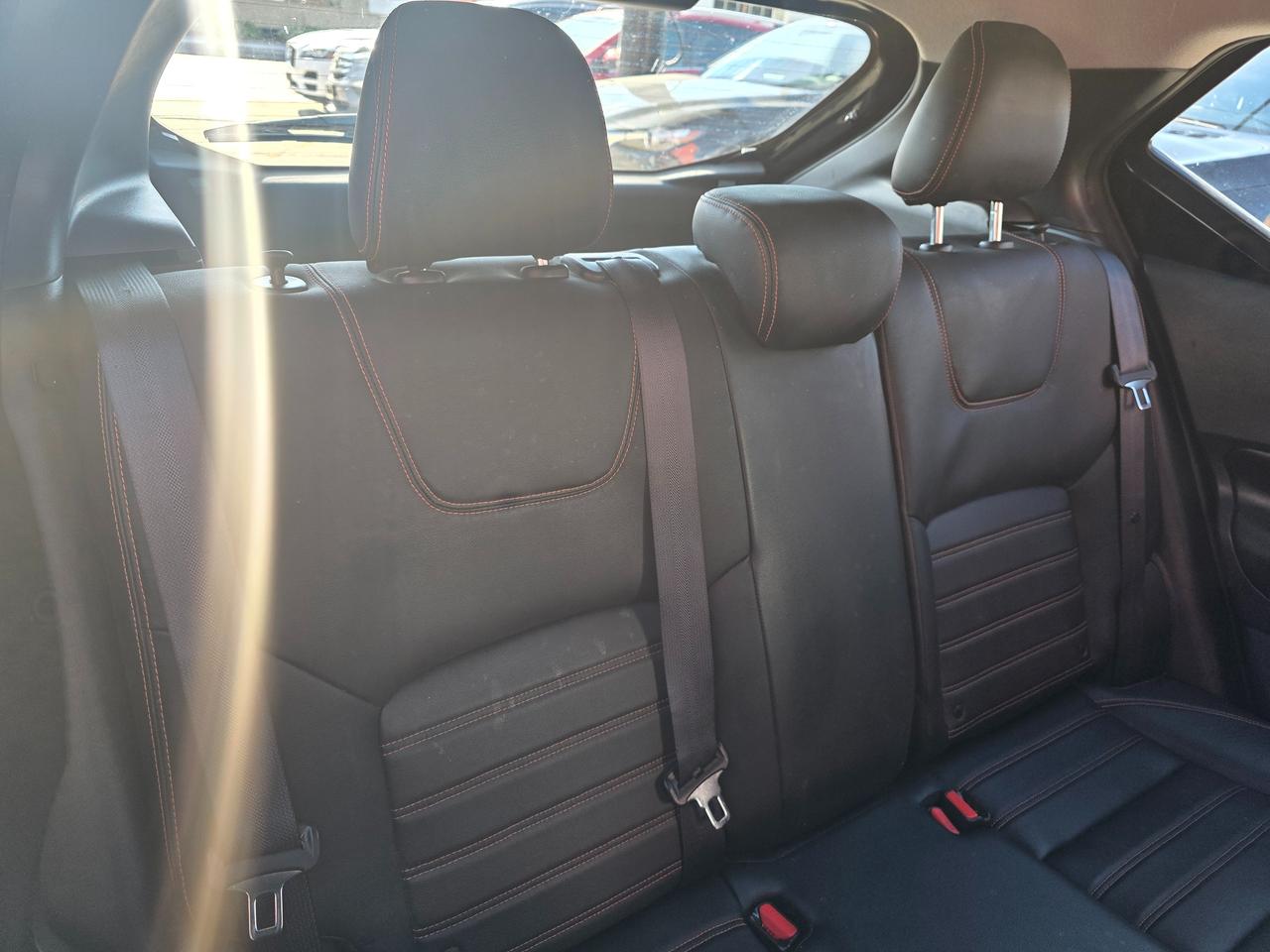 2019 Nissan Kicks SR Photo
