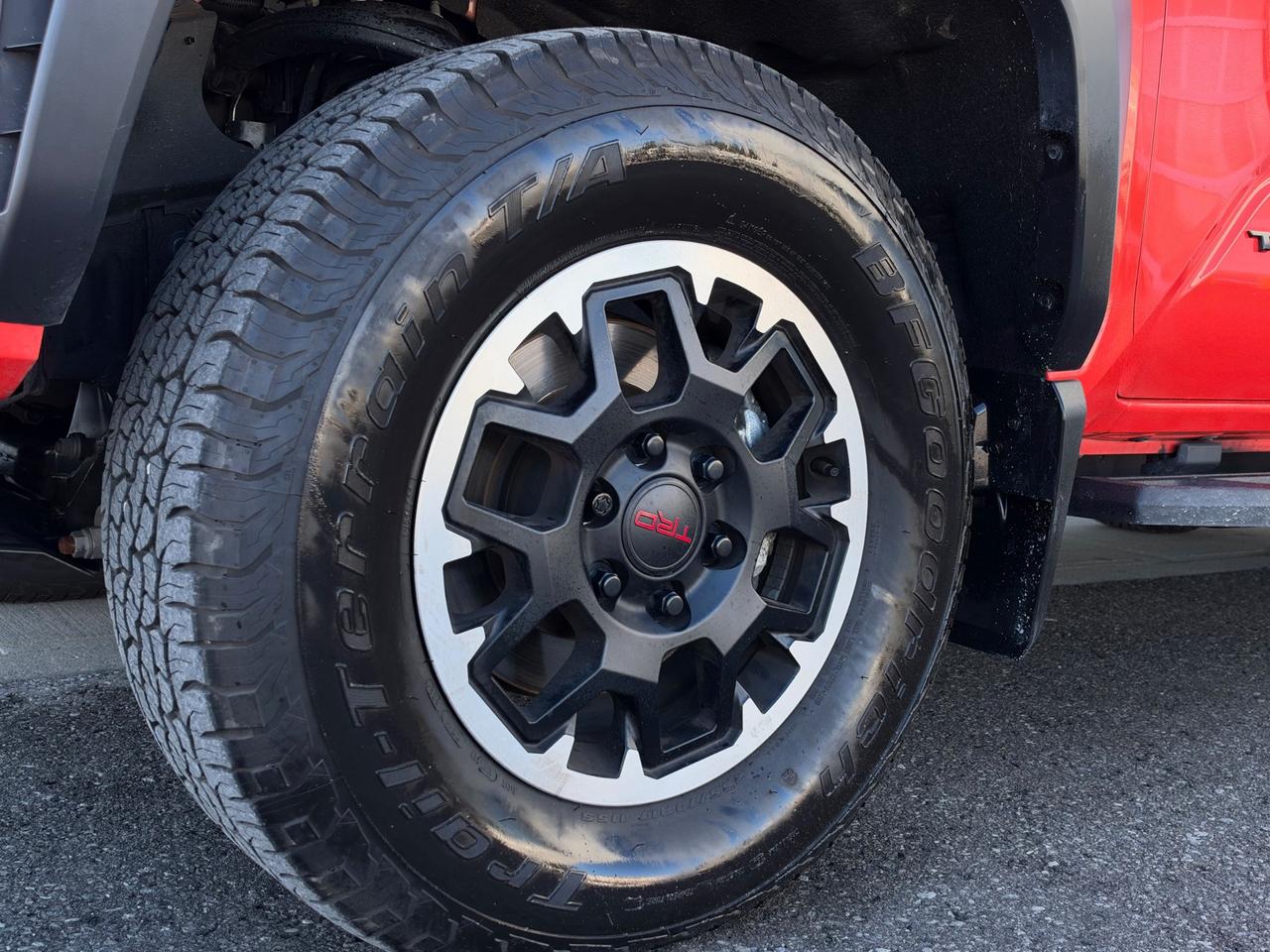 2024 Toyota Tacoma TRD OFF ROAD-PREMIUM! Photo