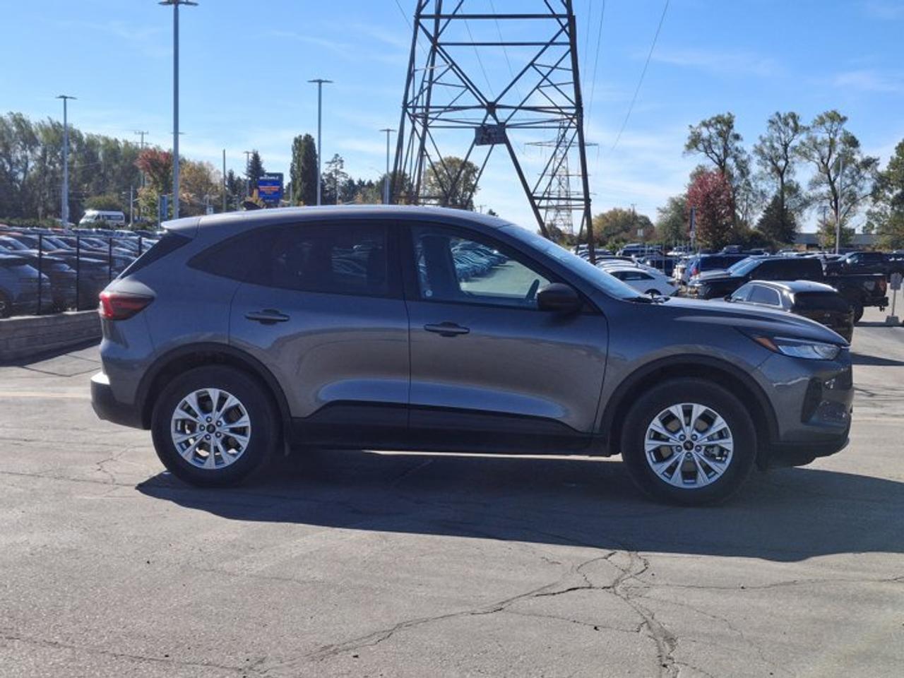 2025 Ford Escape Active AWD | Heated Wheel + Seats | Remote Start | BLIS + RCTA | CarPlay + Android | and More ! Photo