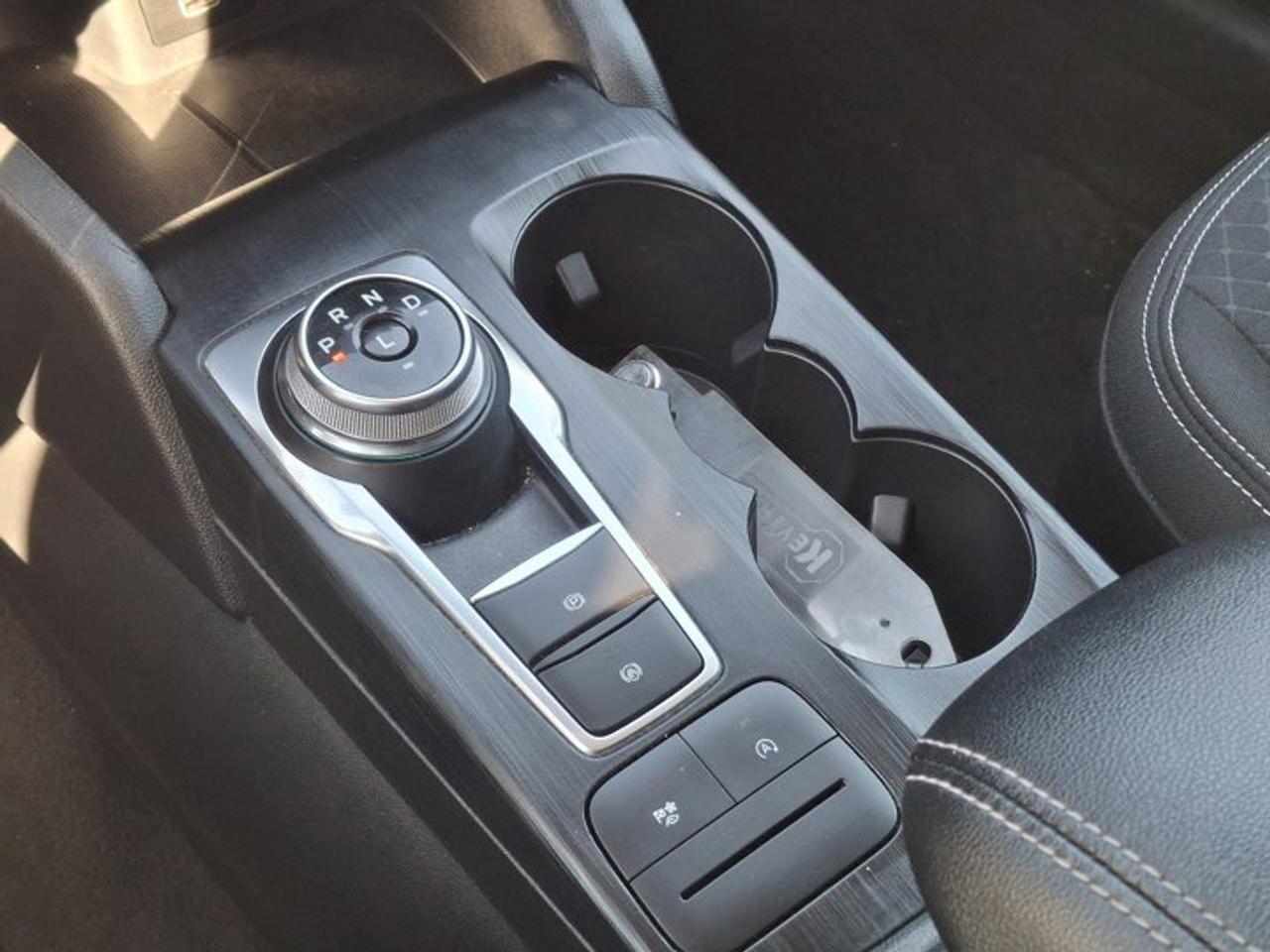 2025 Ford Escape Active AWD | Heated Wheel + Seats | Remote Start | BLIS + RCTA | CarPlay + Android | and More ! Photo