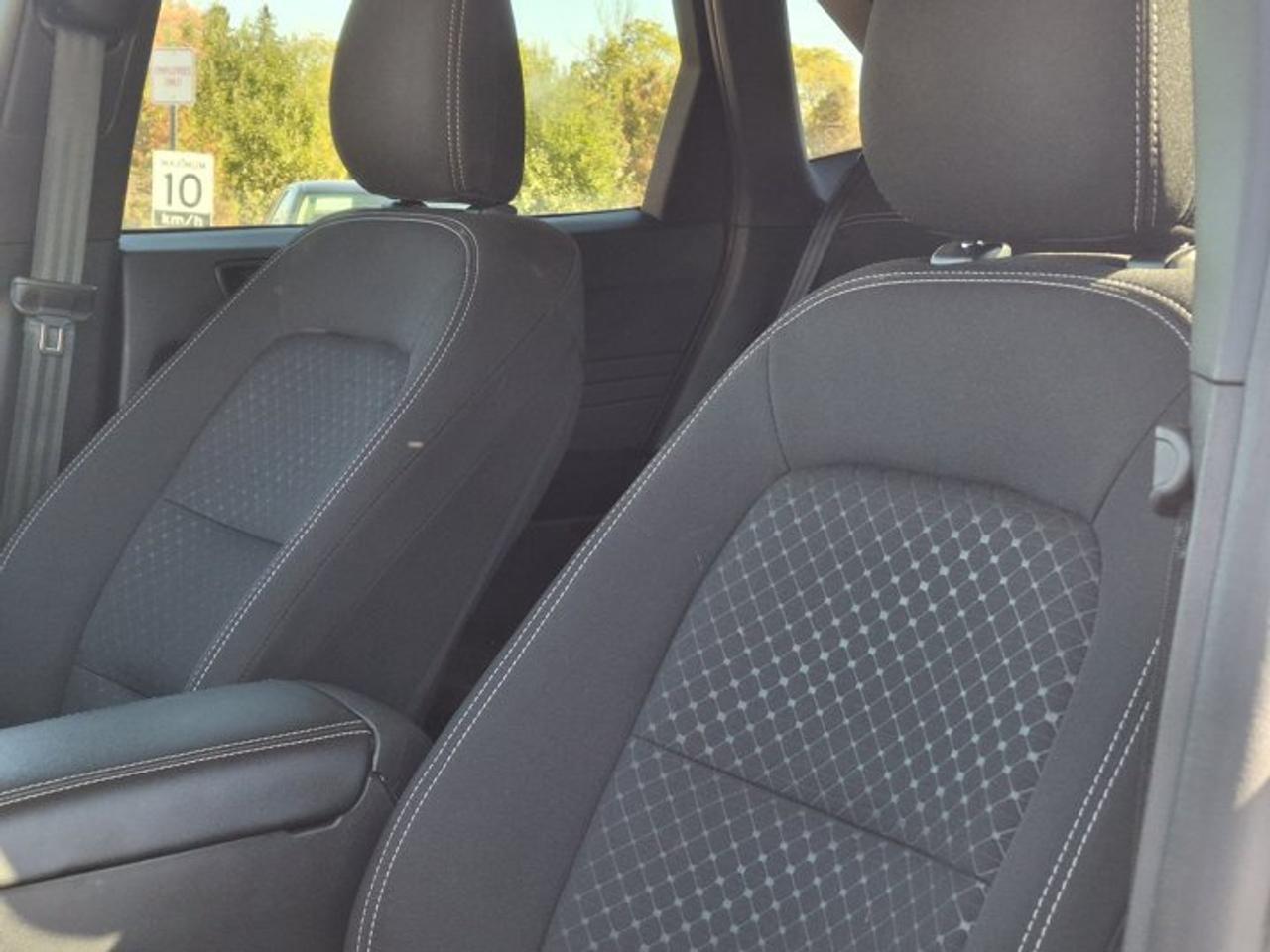 2025 Ford Escape Active AWD | Heated Wheel + Seats | Remote Start | BLIS + RCTA | CarPlay + Android | and More ! Photo