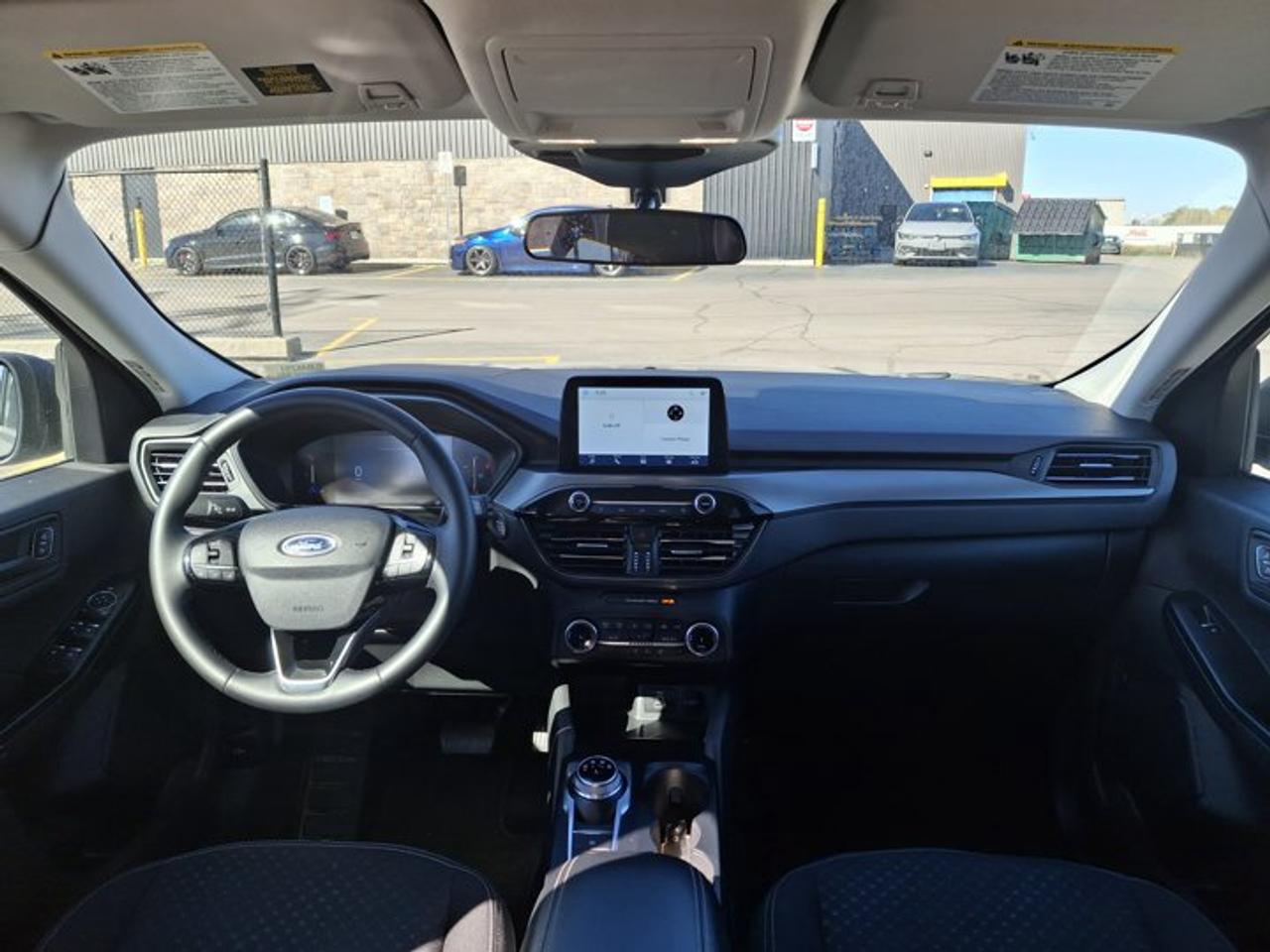 2025 Ford Escape Active AWD | Heated Wheel + Seats | Remote Start | BLIS + RCTA | CarPlay + Android | and More ! Photo