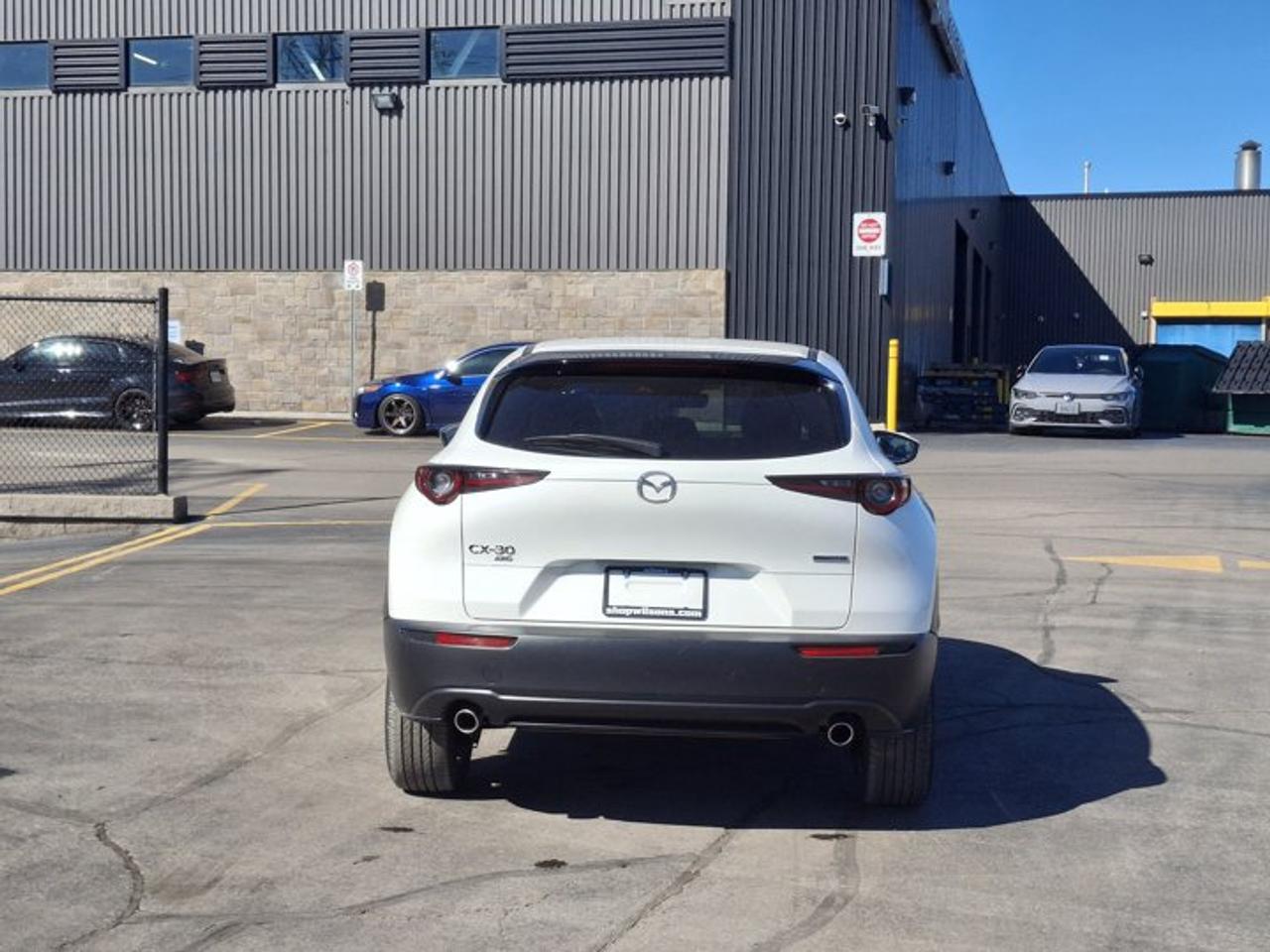2025 Mazda CX-30 GS AWD | Leather | Sunroof | Power Seat | Heated Wheel + Seats | Adaptive Cruise | CarPlay & More ! Photo3
