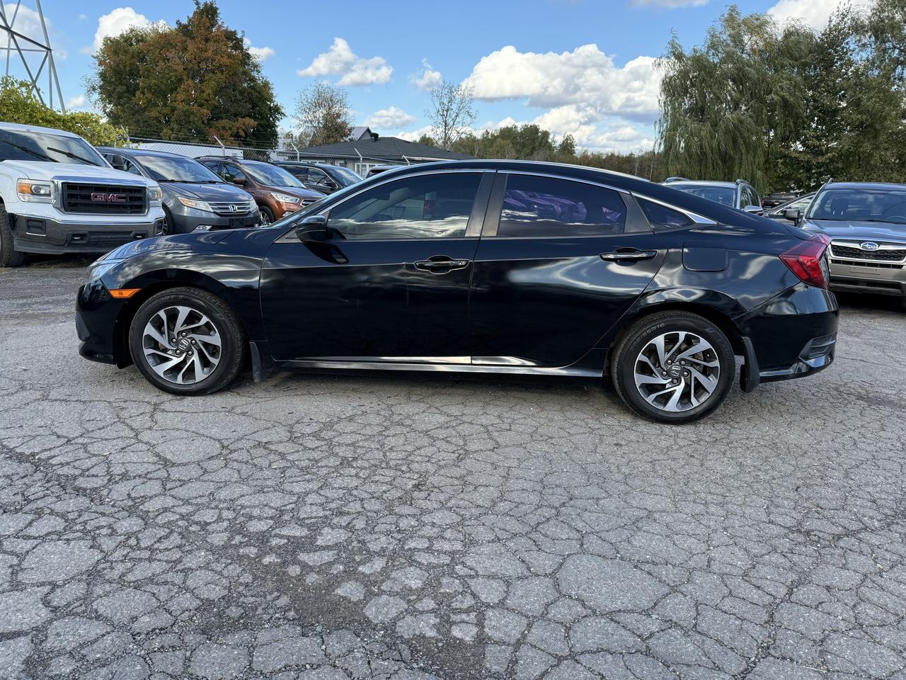2018 Honda Civic SE Rebuilt title Photo1