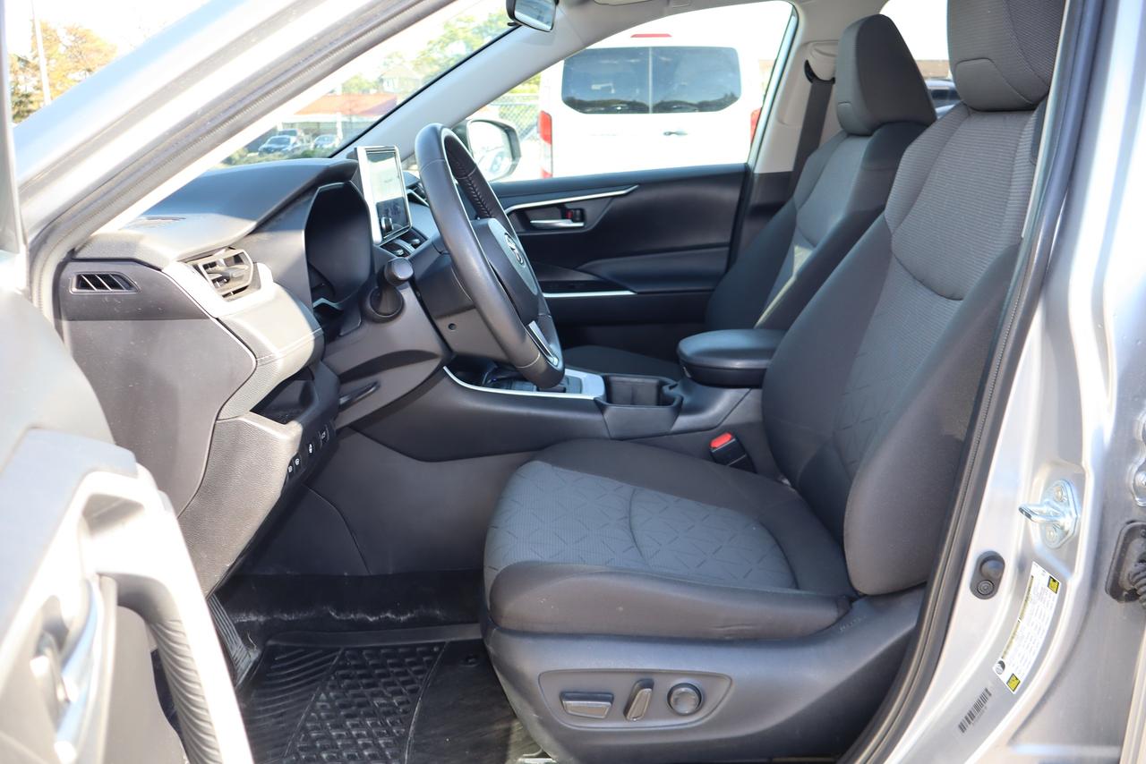 2025 Toyota RAV4 XLE AWD Photo