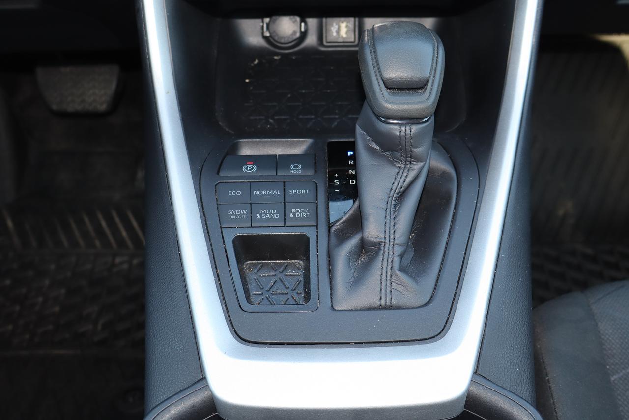 2025 Toyota RAV4 XLE AWD Photo