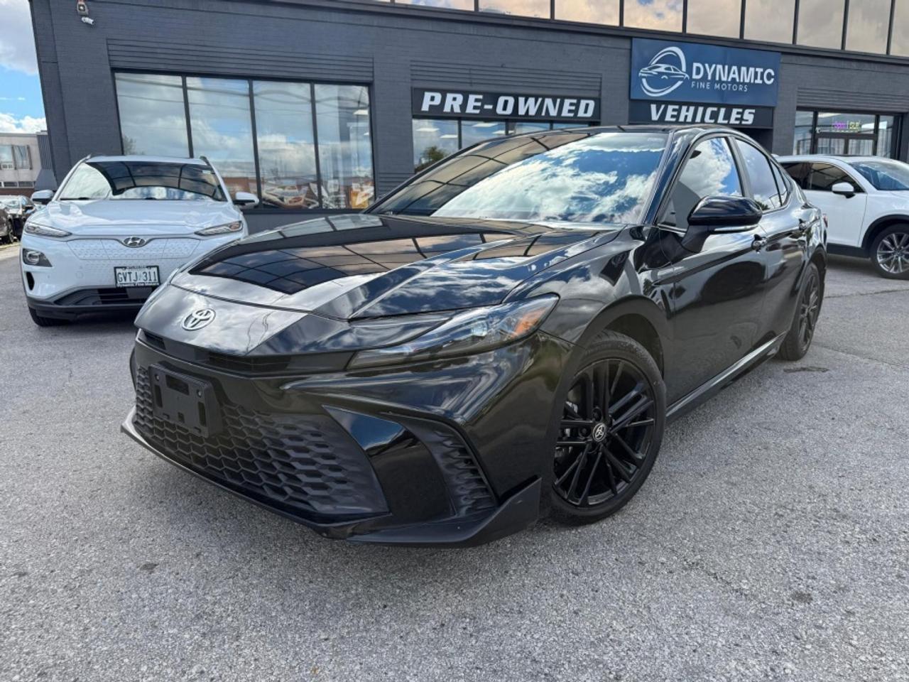 2025 Toyota Camry SE UPGRADE |HYBRID |AWD |LEATHER |SUNROOF - Photo #1