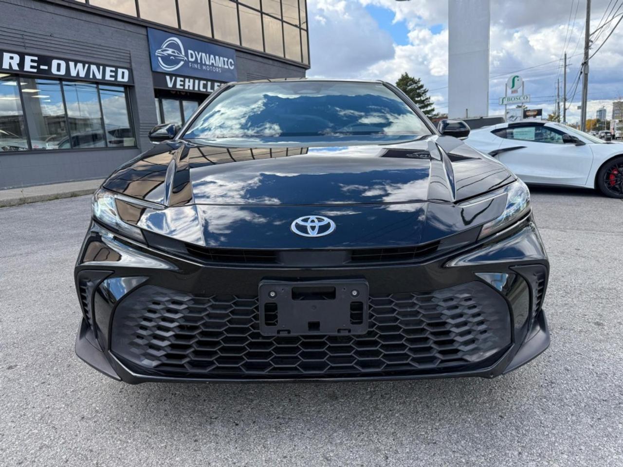 2025 Toyota Camry SE UPGRADE |HYBRID |AWD |LEATHER |SUNROOF Photo