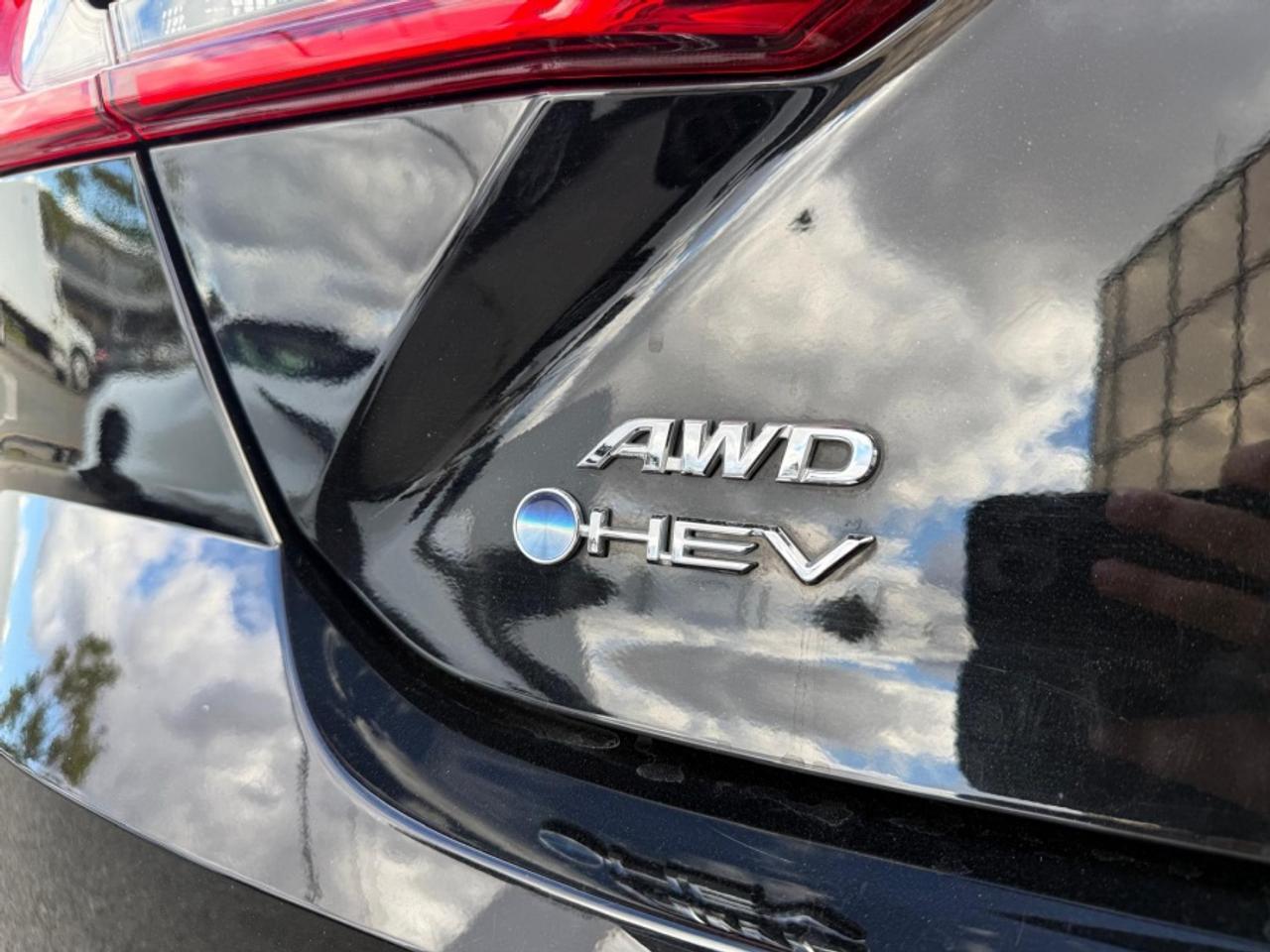 2025 Toyota Camry SE UPGRADE |HYBRID |AWD |LEATHER |SUNROOF Photo