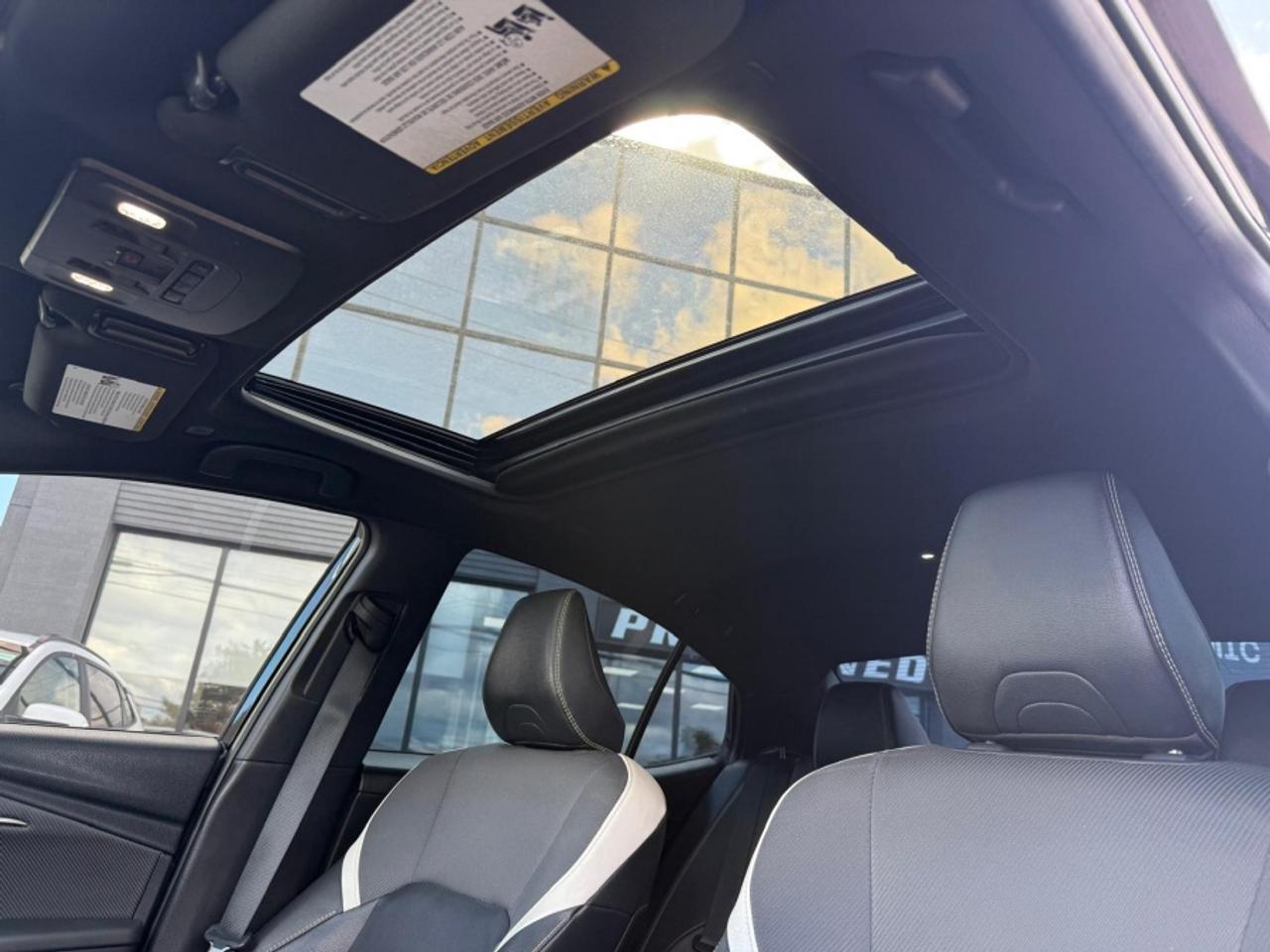 2025 Toyota Camry SE UPGRADE |HYBRID |AWD |LEATHER |SUNROOF Photo