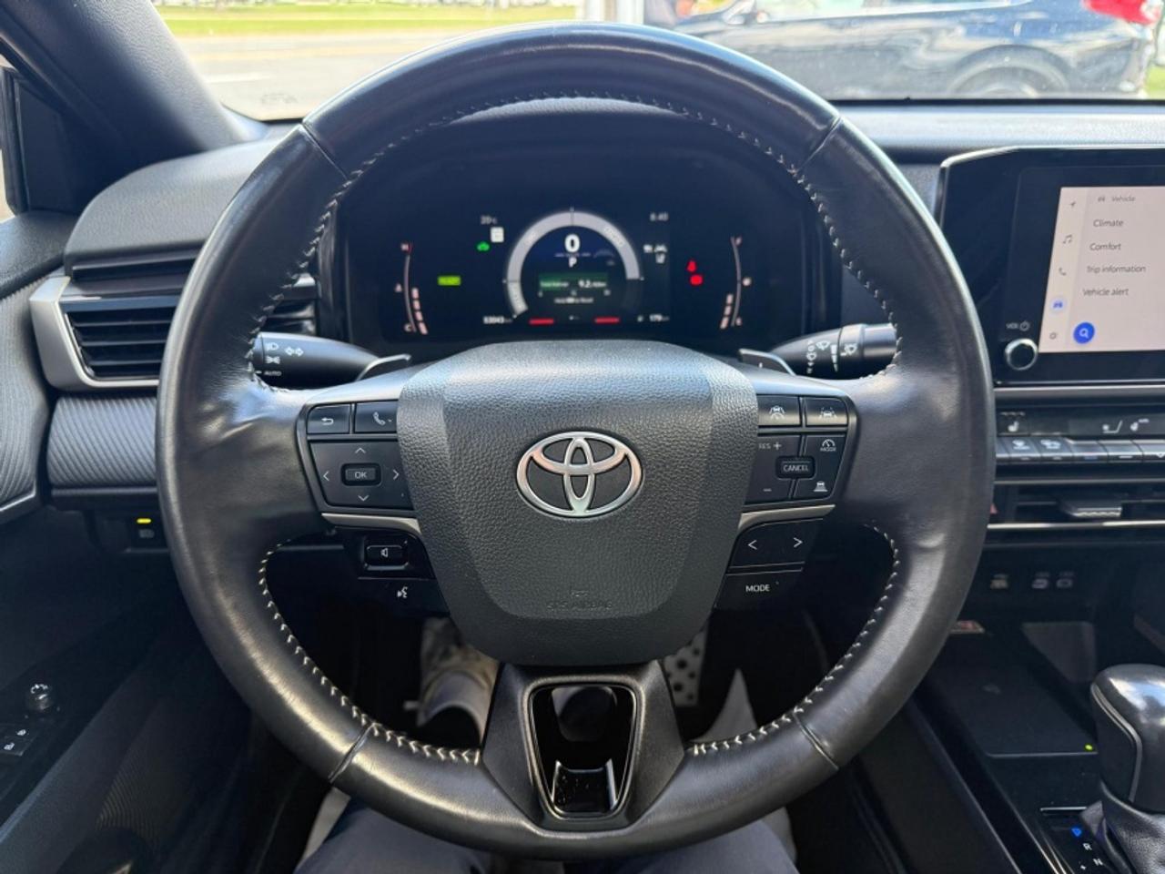 2025 Toyota Camry SE UPGRADE |HYBRID |AWD |LEATHER |SUNROOF Photo