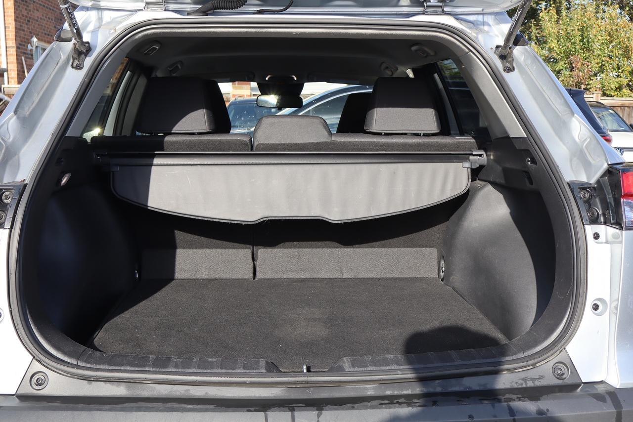 2025 Toyota Corolla Cross LE Photo