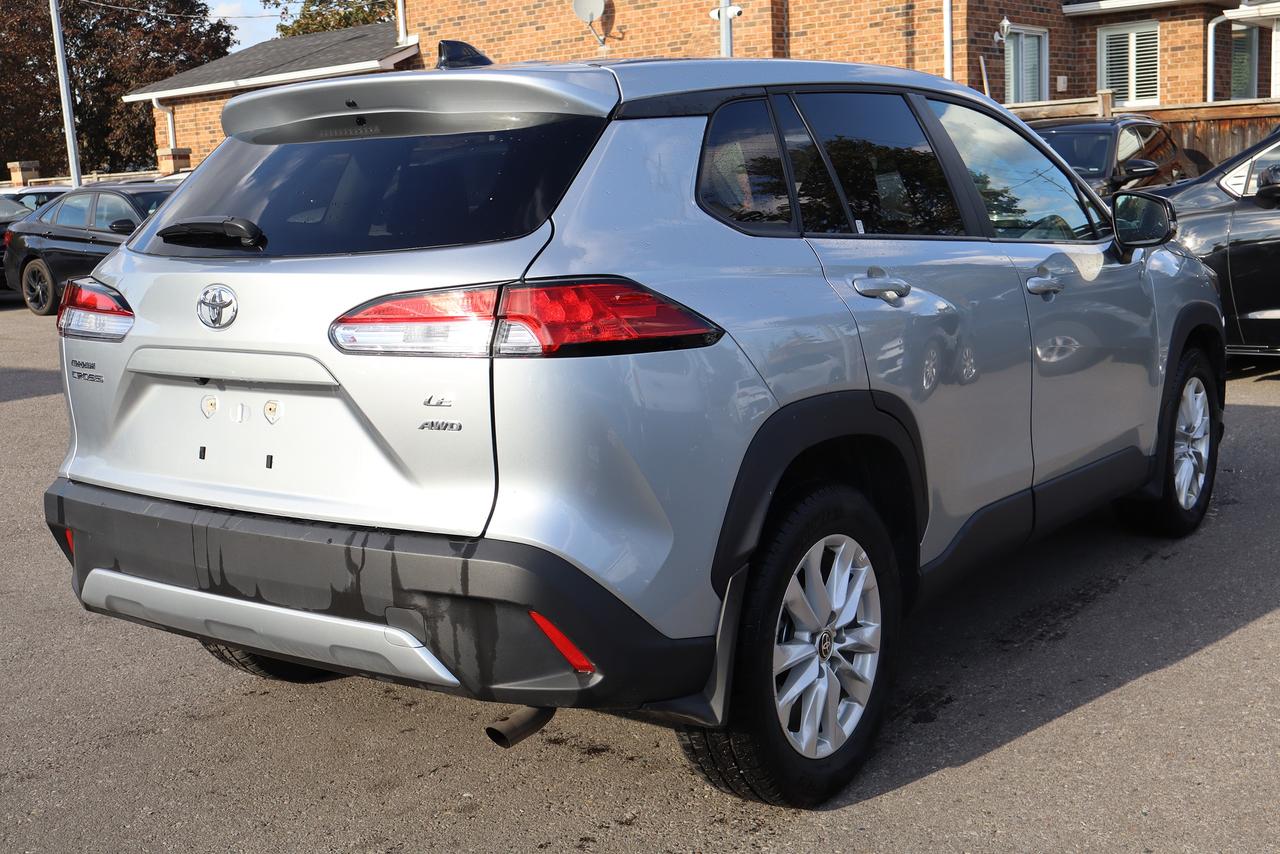 2025 Toyota Corolla Cross LE Photo