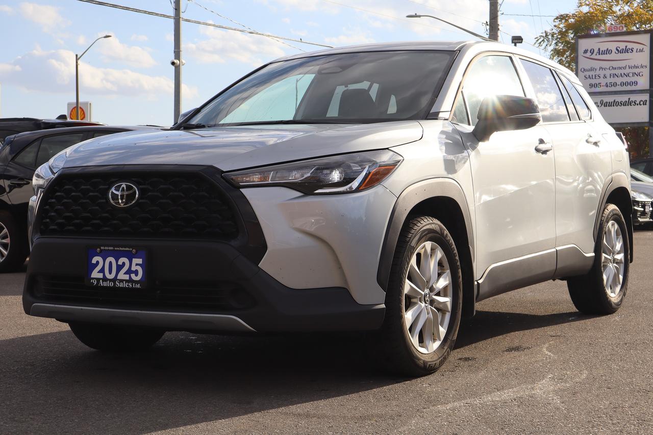 2025 Toyota Corolla Cross LE Photo