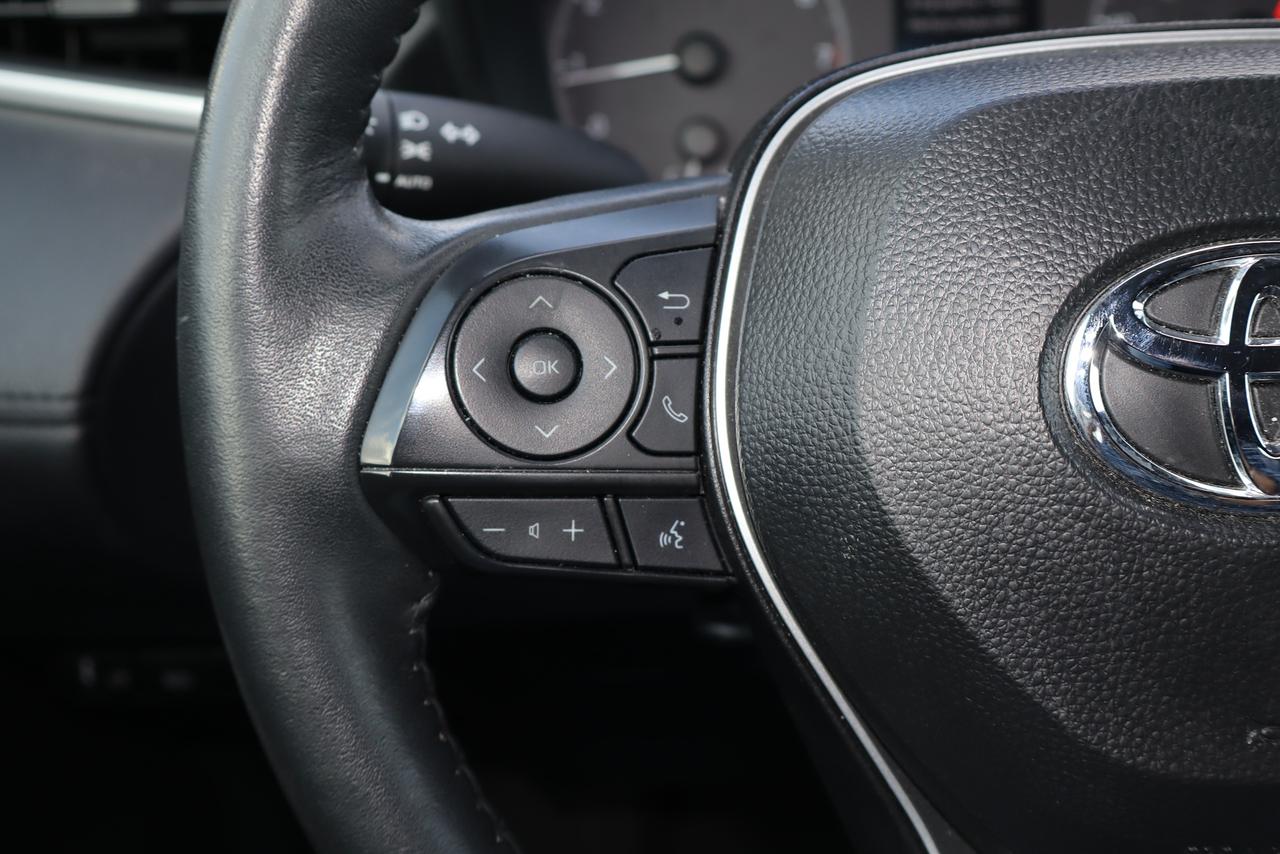 2025 Toyota Corolla Cross LE Photo