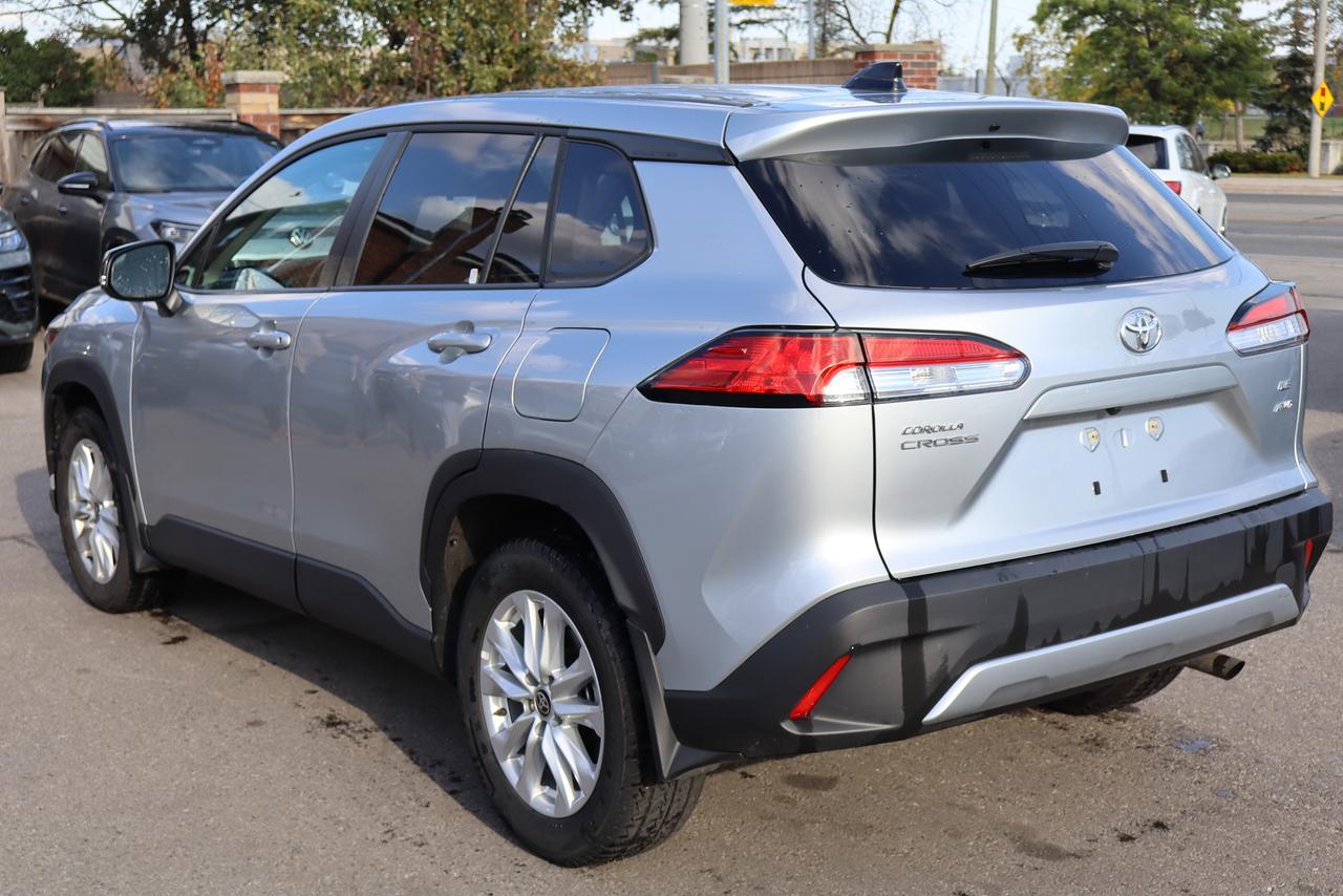 2025 Toyota Corolla Cross LE Photo
