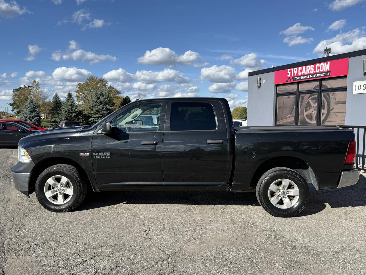 2017 RAM 1500 ST | Cruise Control | 4WD | Tow Package Photo5